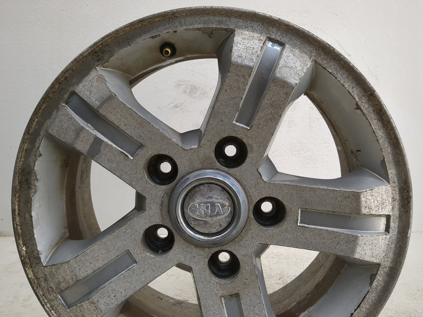 2003-2006 Kia Sorento Oem Wheel Rim 1148744 - Oemusedautoparts1.com