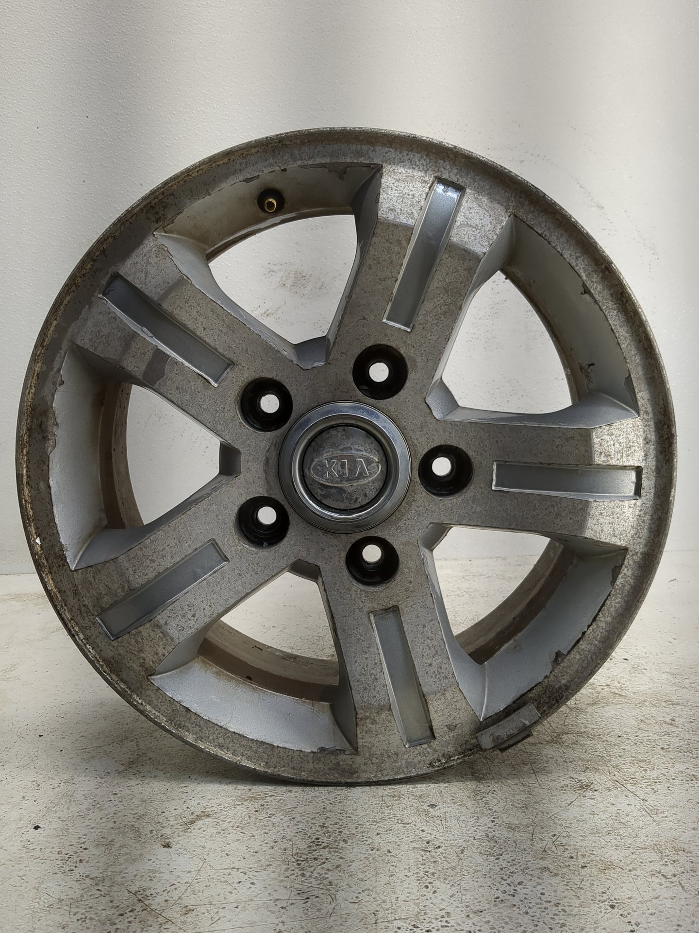 2003-2006 Kia Sorento Oem Wheel Rim 1148744 - Oemusedautoparts1.com