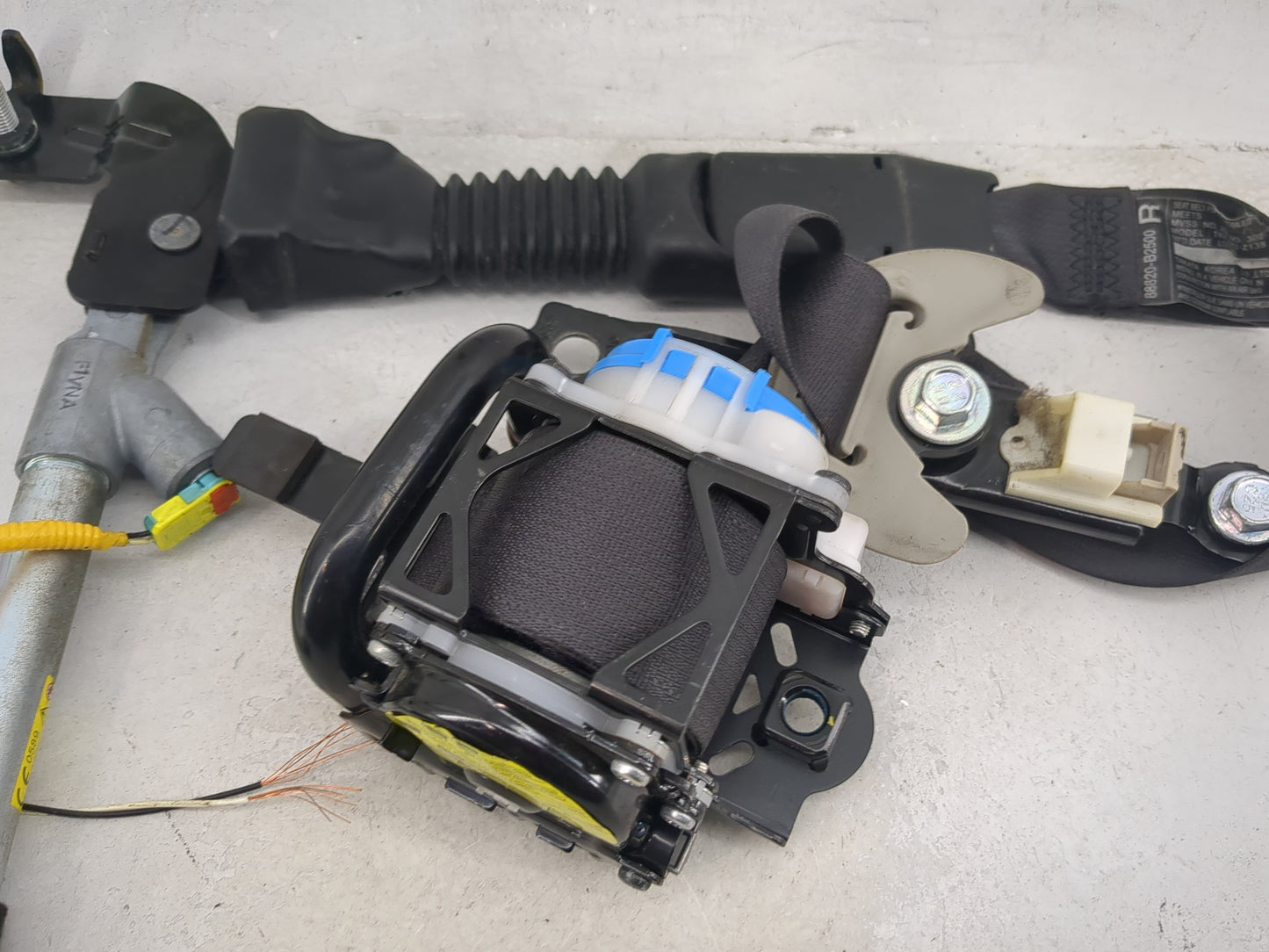 2014-2019 Kia Soul Passenger Front Seatbelt Retractor - Oemusedautoparts1.com