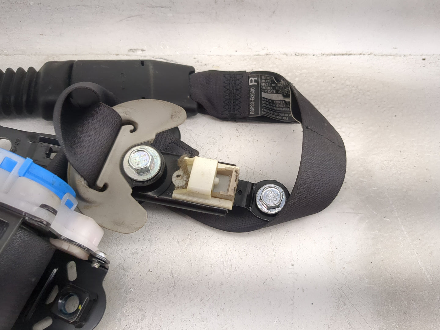 2014-2019 Kia Soul Passenger Front Seatbelt Retractor - Oemusedautoparts1.com