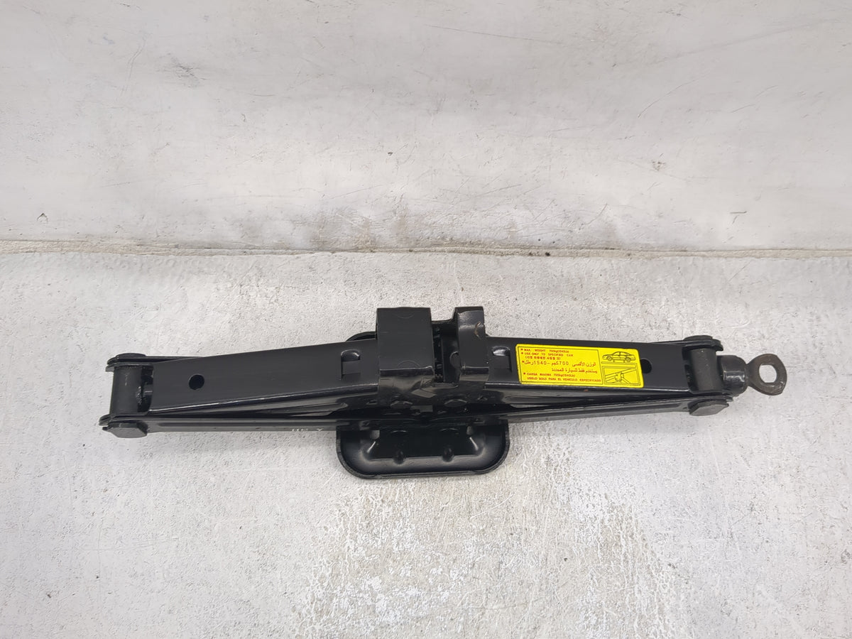 Kia Spectra Spare Scissor Car Jack 5034128 - Oemusedautoparts1.com