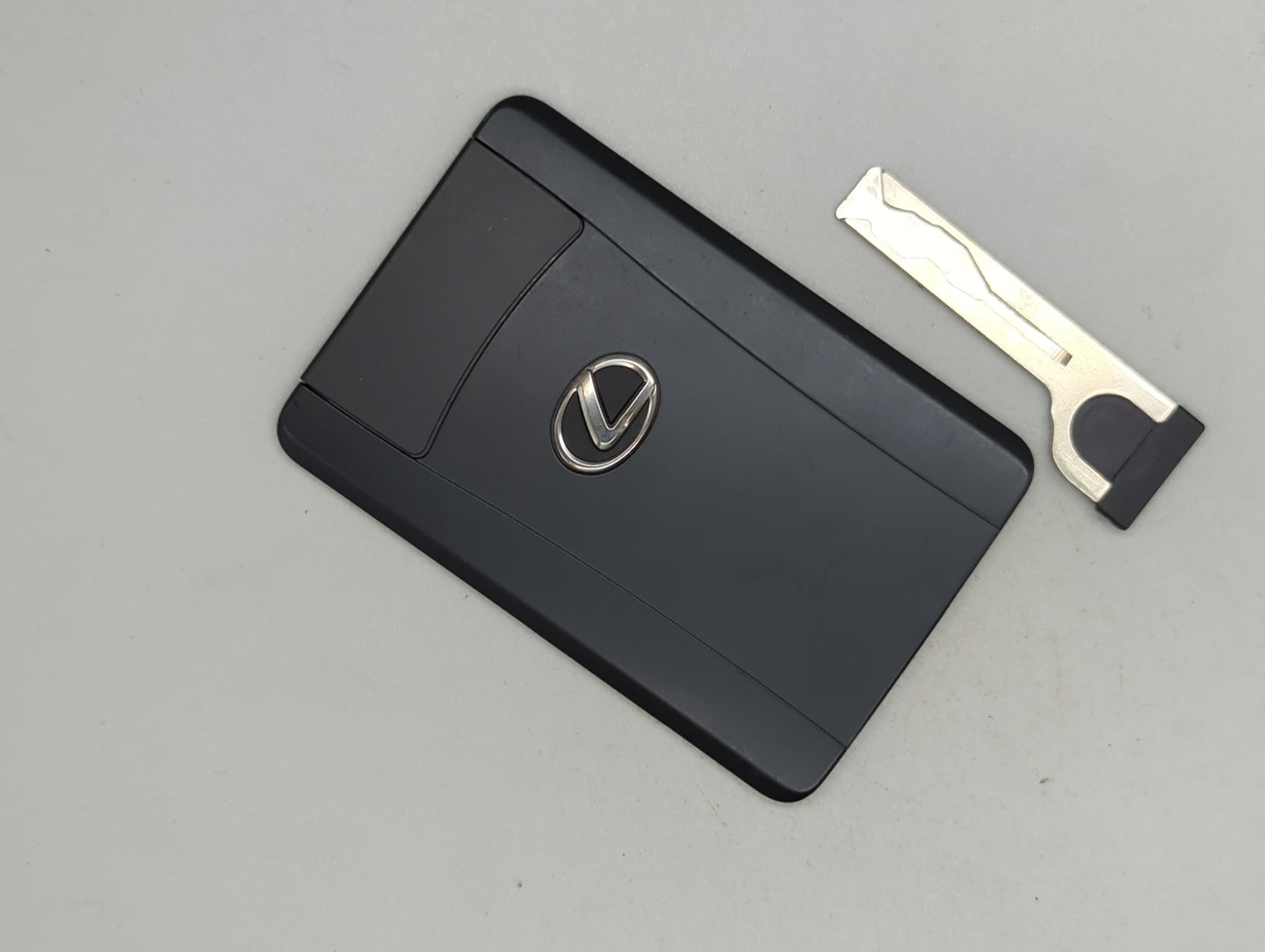 Lexus Keyless Entry Remote Fob HYQ14CBP 0 buttons - Oemusedautoparts1.com