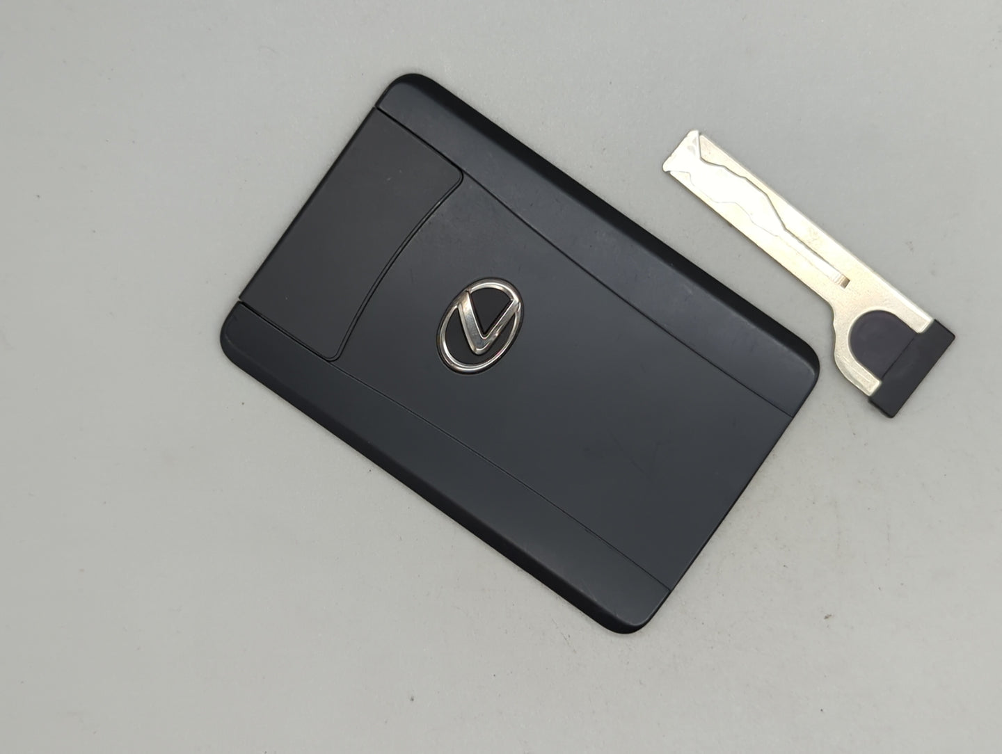 Lexus Keyless Entry Remote Fob HYQ14CBP 0 buttons - Oemusedautoparts1.com