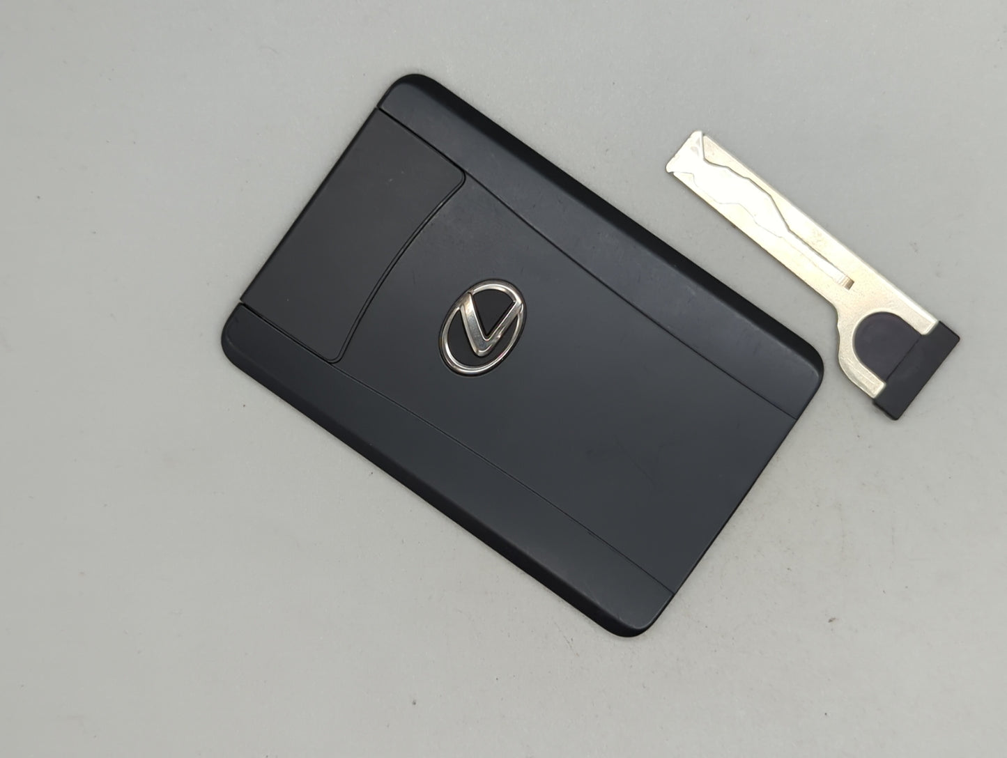 Lexus Keyless Entry Remote Fob HYQ14CBP 0 buttons - Oemusedautoparts1.com