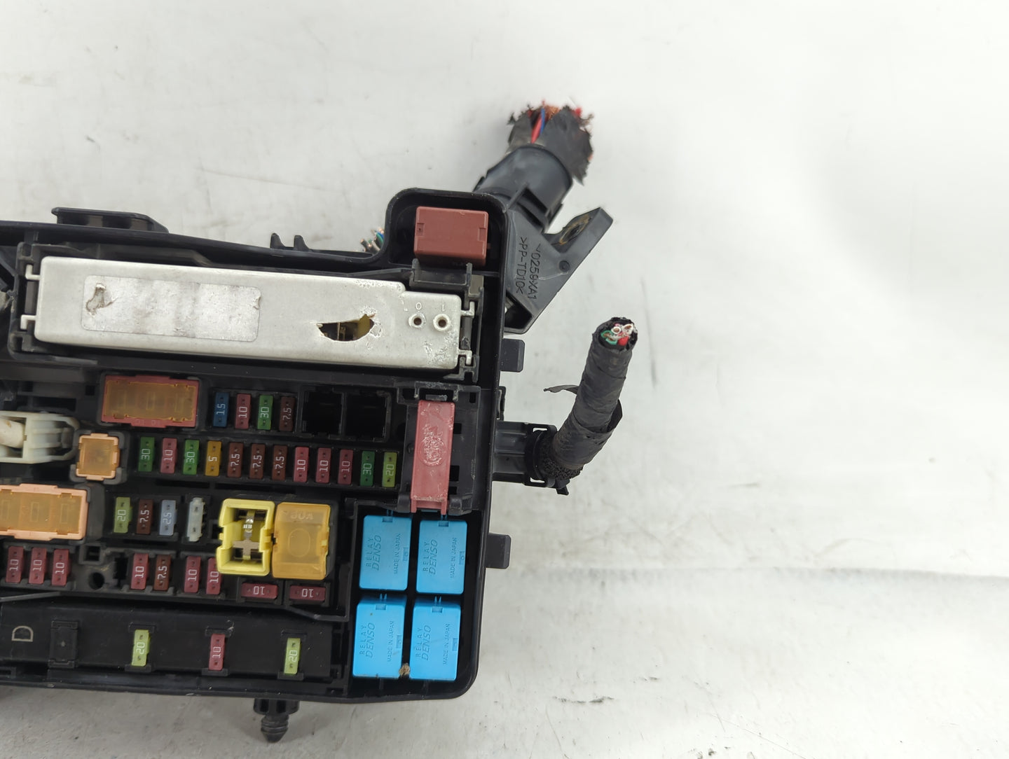 2011-2013 Lexus Ct200h Fusebox Fuse Box Panel Relay Module Fits Fits 2011 2012 2013 OEM Used Auto Parts - Oemusedautoparts1.