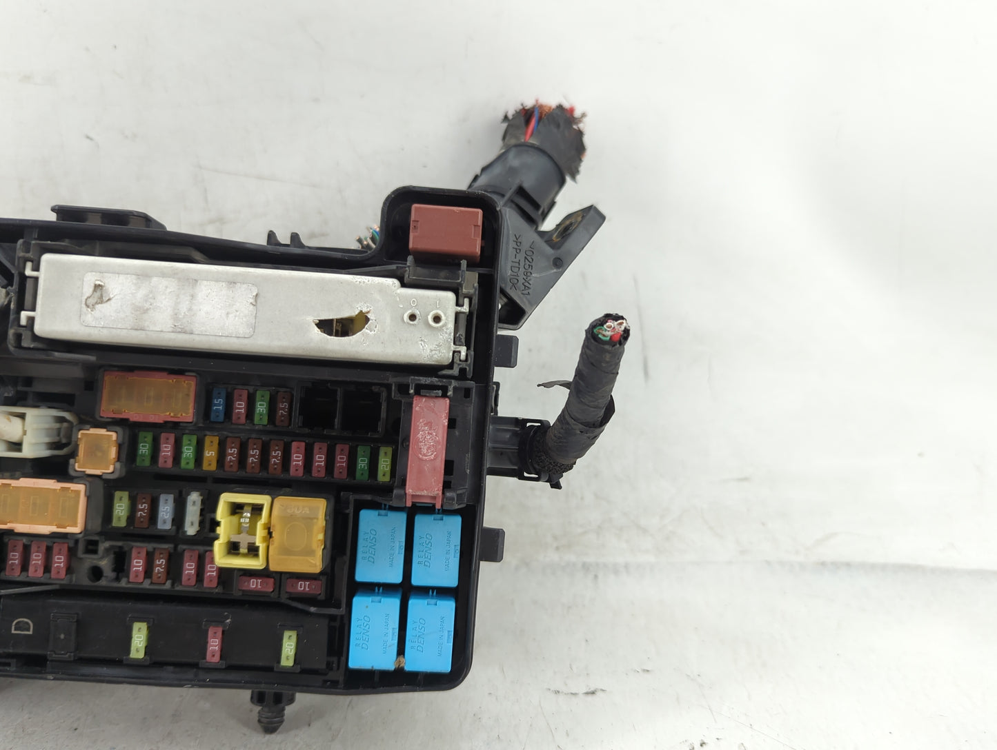 2011-2013 Lexus Ct200h Fusebox Fuse Box Panel Relay Module Fits Fits 2011 2012 2013 OEM Used Auto Parts - Oemusedautoparts1.