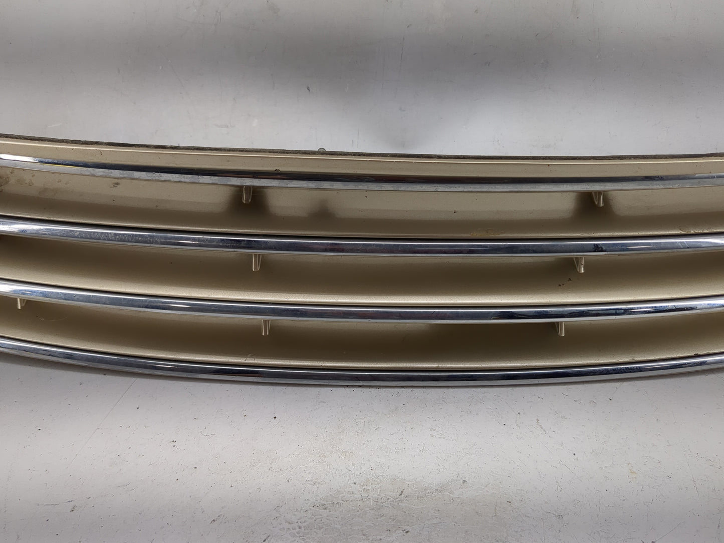 2002-2003 Lexus Es300 Front Grille Bumper Not Included - Oemusedautoparts1.com