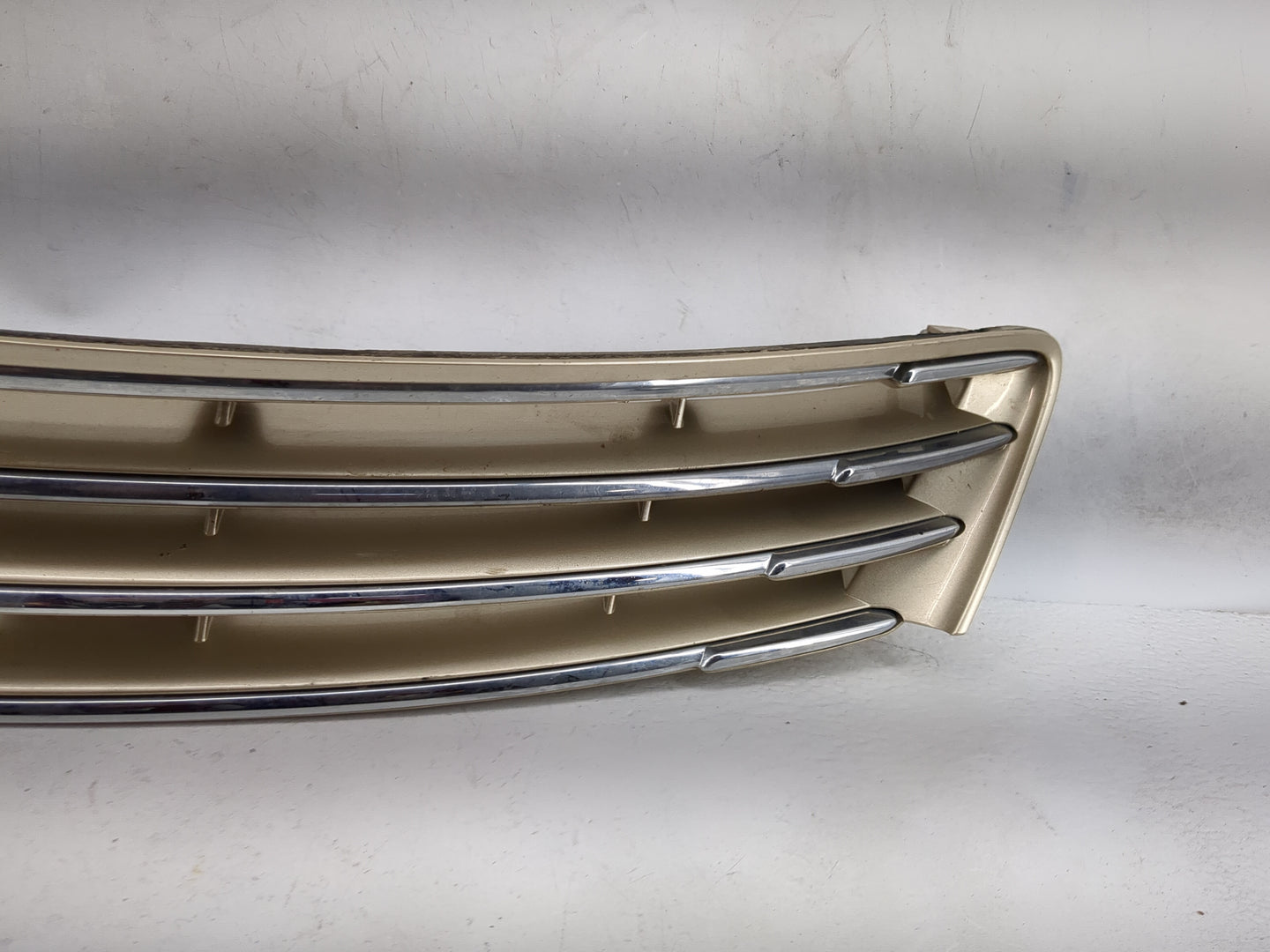 2002-2003 Lexus Es300 Front Grille Bumper Not Included - Oemusedautoparts1.com