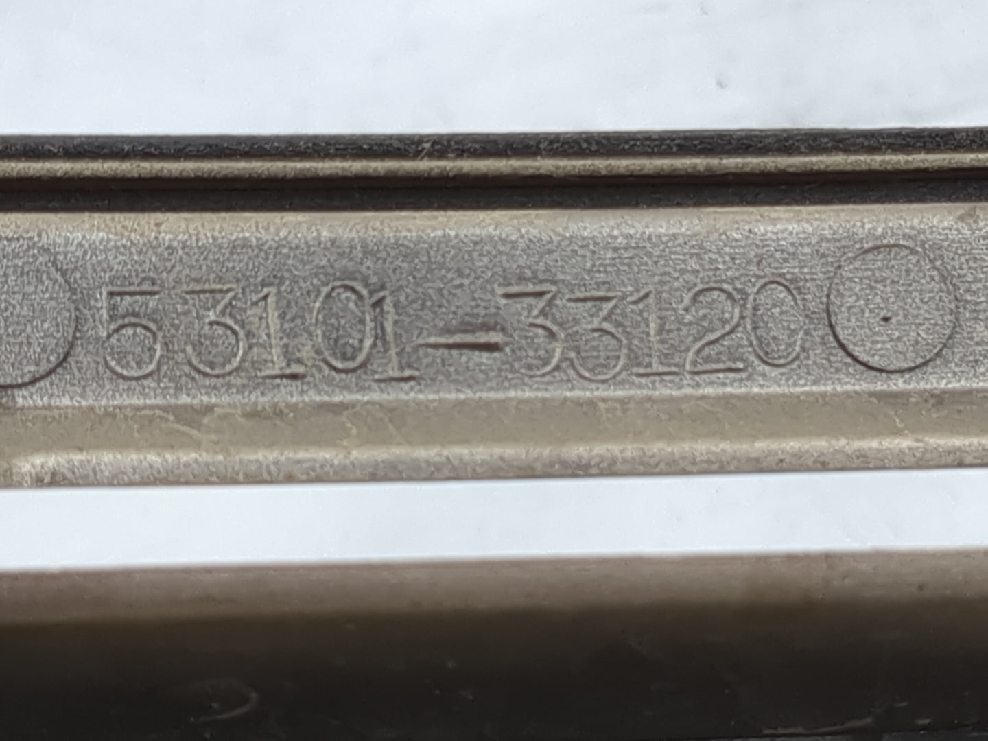 2002-2003 Lexus Es300 Front Grille Bumper Not Included - Oemusedautoparts1.com