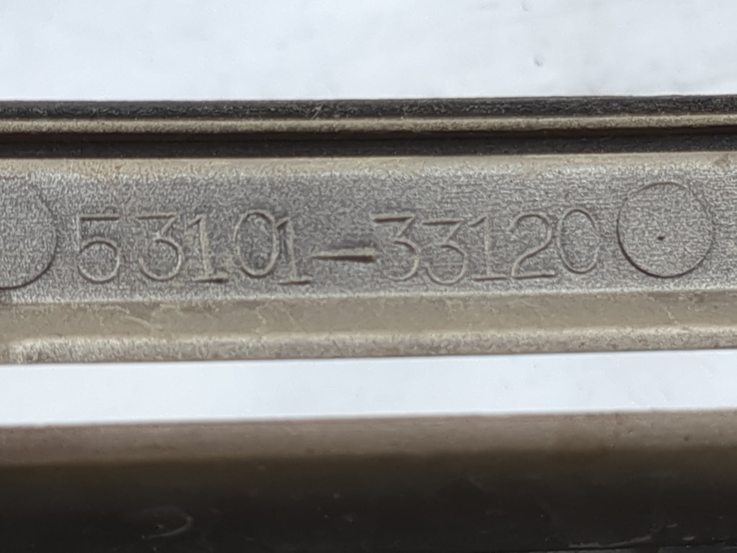 2002-2003 Lexus Es300 Front Grille Bumper Not Included - Oemusedautoparts1.com