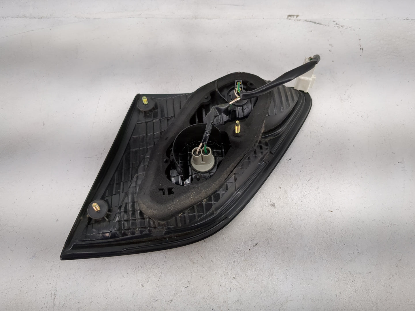 2002-2003 Lexus Es300 Driver Left Side Deck Lid Mounted Tail Light - Oemusedautoparts1.com