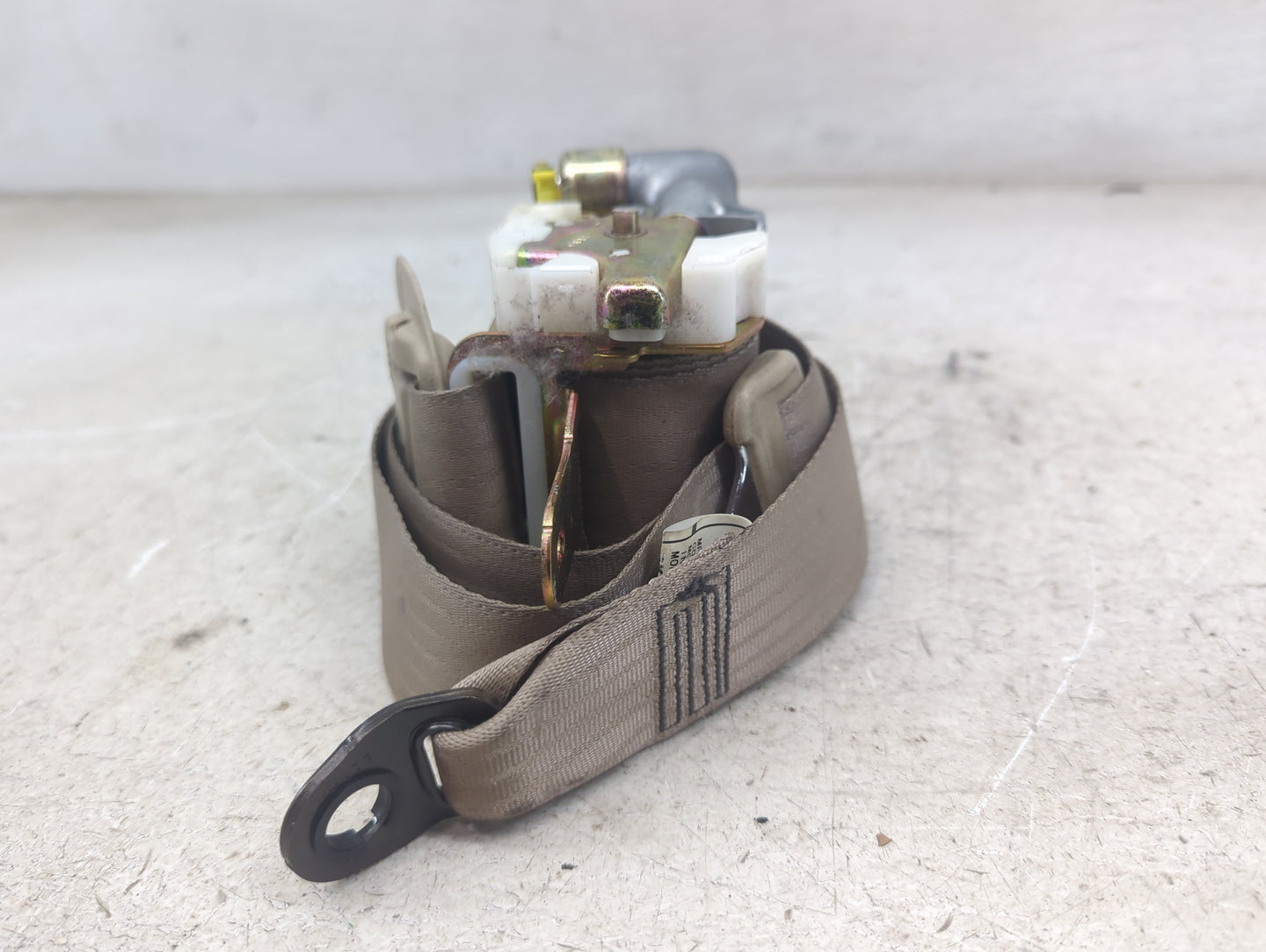 2002-2003 Lexus Es300 Drvier Front Seatbelt Retractor - Oemusedautoparts1.com