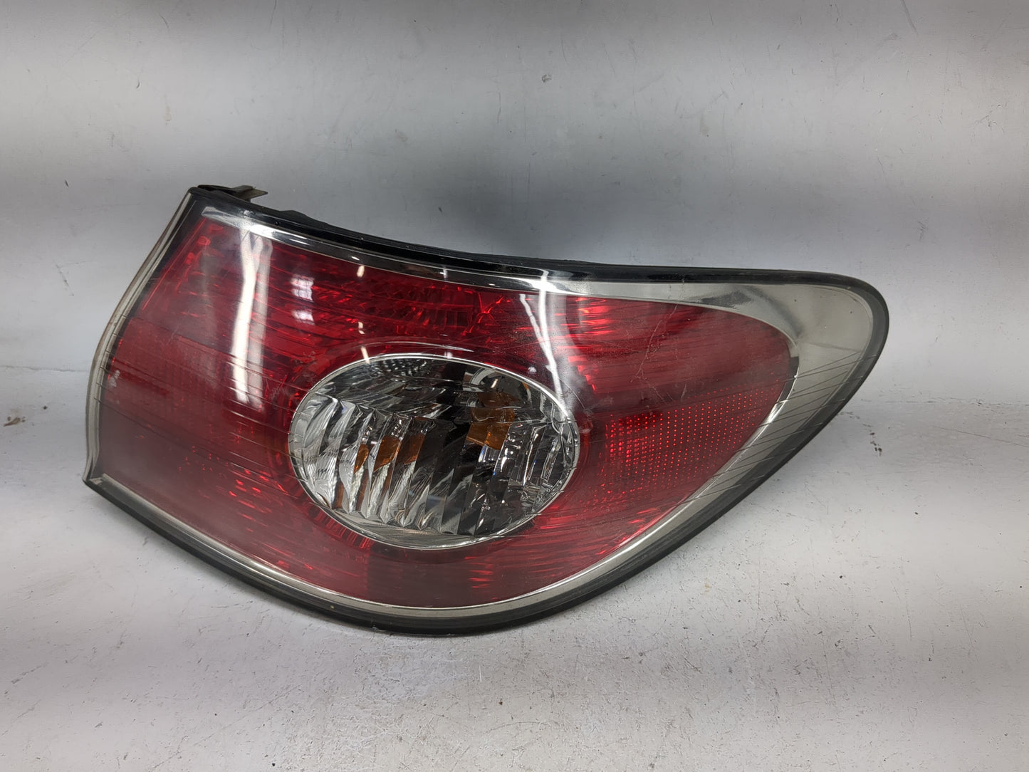 2002-2003 Lexus Es300 Tail Light Assembly Passenger Right OEM Fits Fits 2002 2003 2004 OEM Used Auto Parts - Oemusedautopart