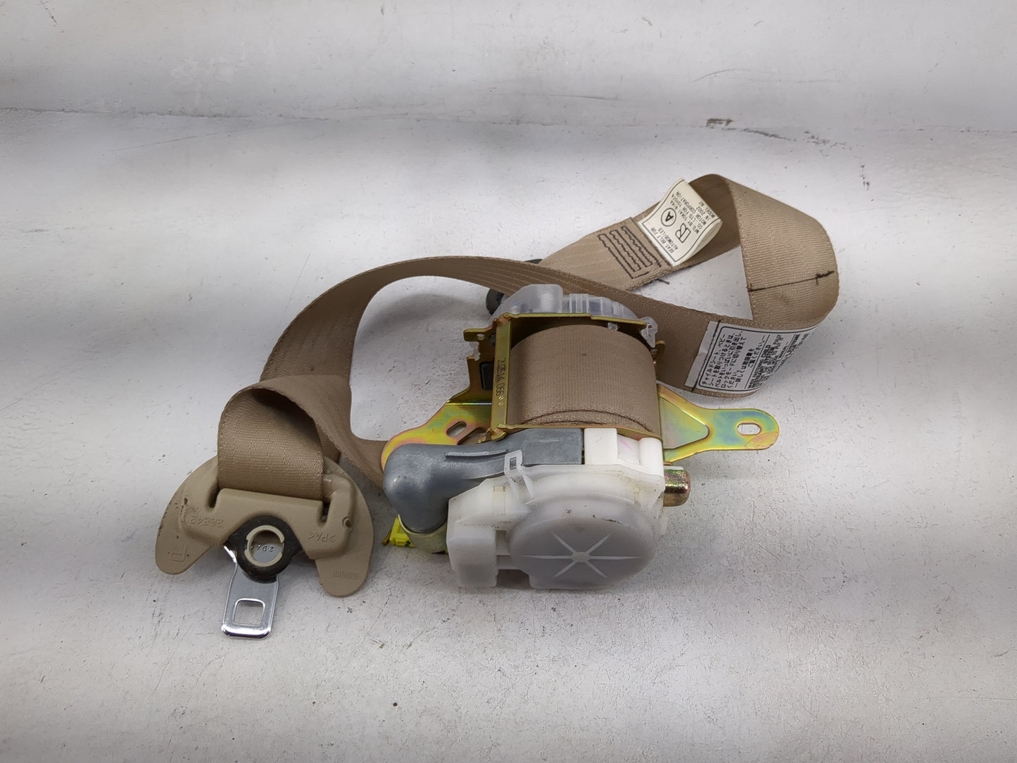 2002-2003 Lexus Es300 Passenger Front Seatbelt Retractor - Oemusedautoparts1.com