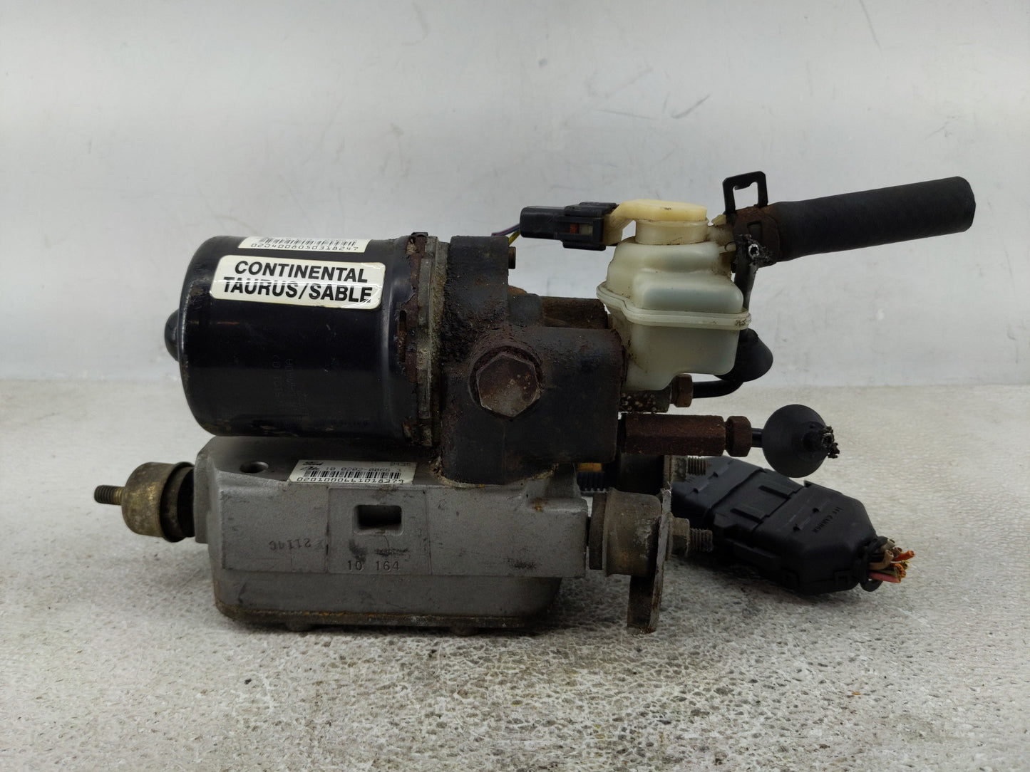 0 Lincoln Lincoln Continental ABS Pump Control Module Replacement Fits OEM Used Auto Parts - Oemusedautoparts1.com