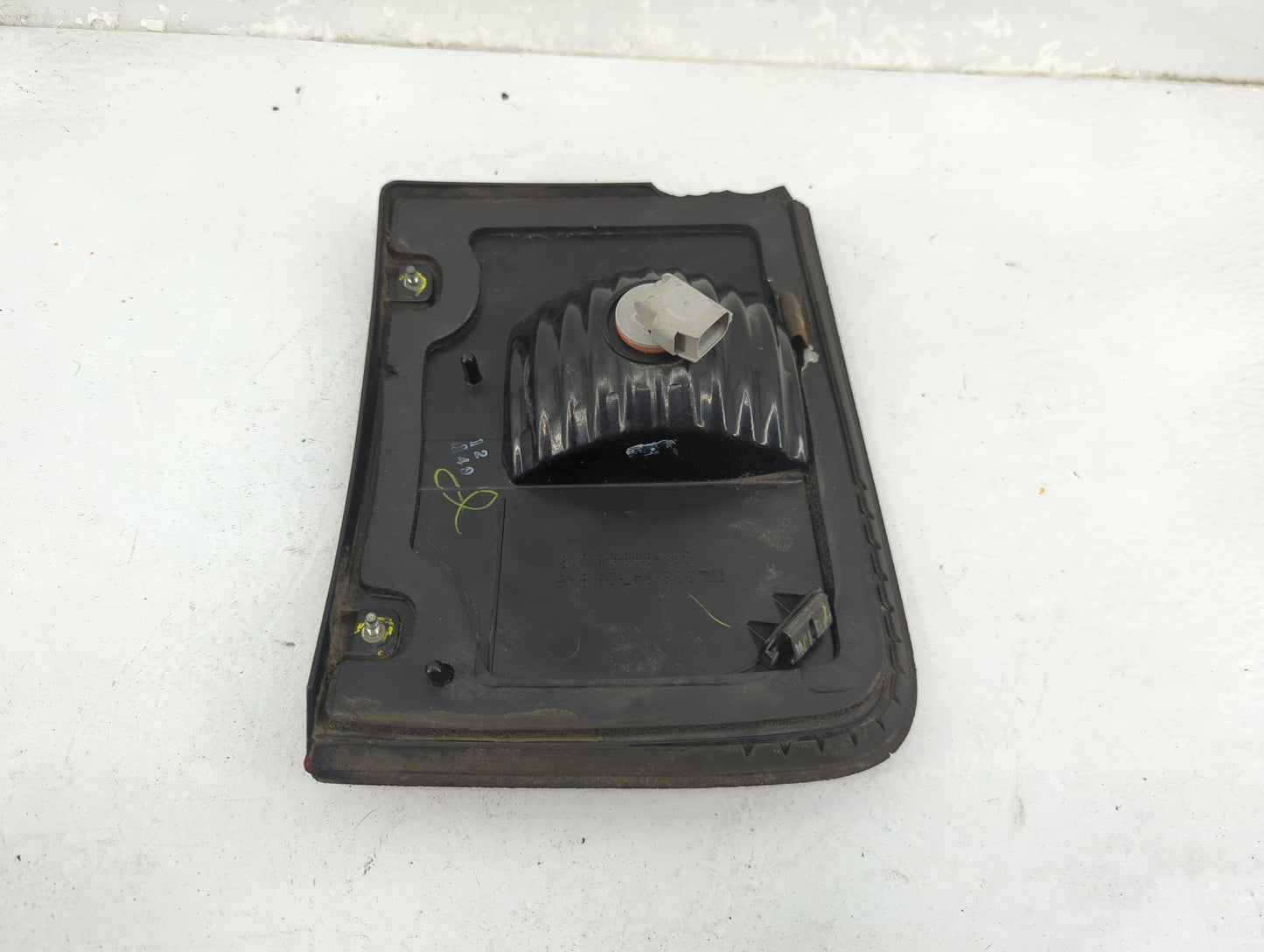 2002 Lincoln Ls Driver Left Side Deck Lid Mounted Tail Light - Oemusedautoparts1.com