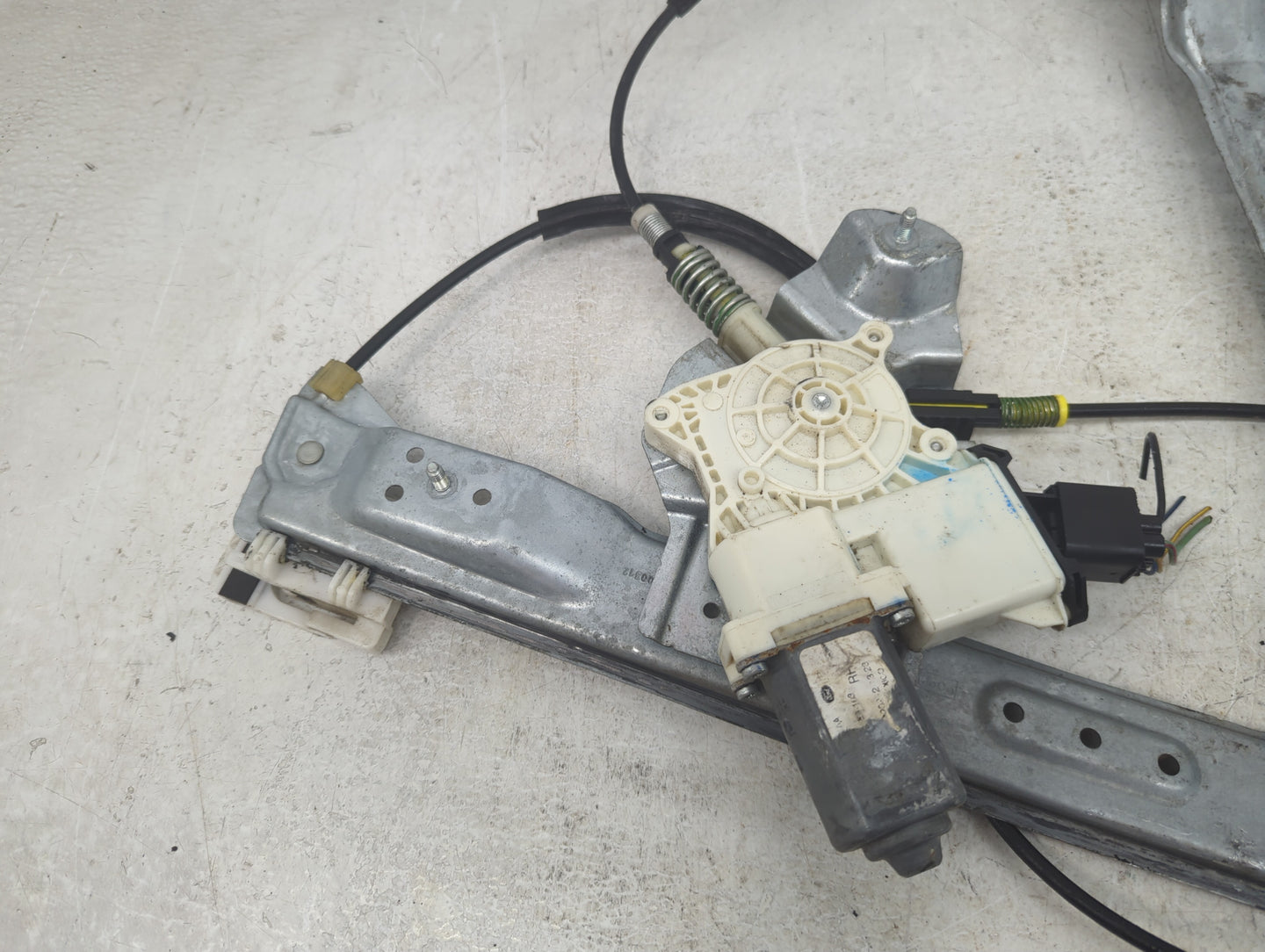 2010-2019 Lincoln Mkt Window Regulator Passenger Front - Oemusedautoparts1.com