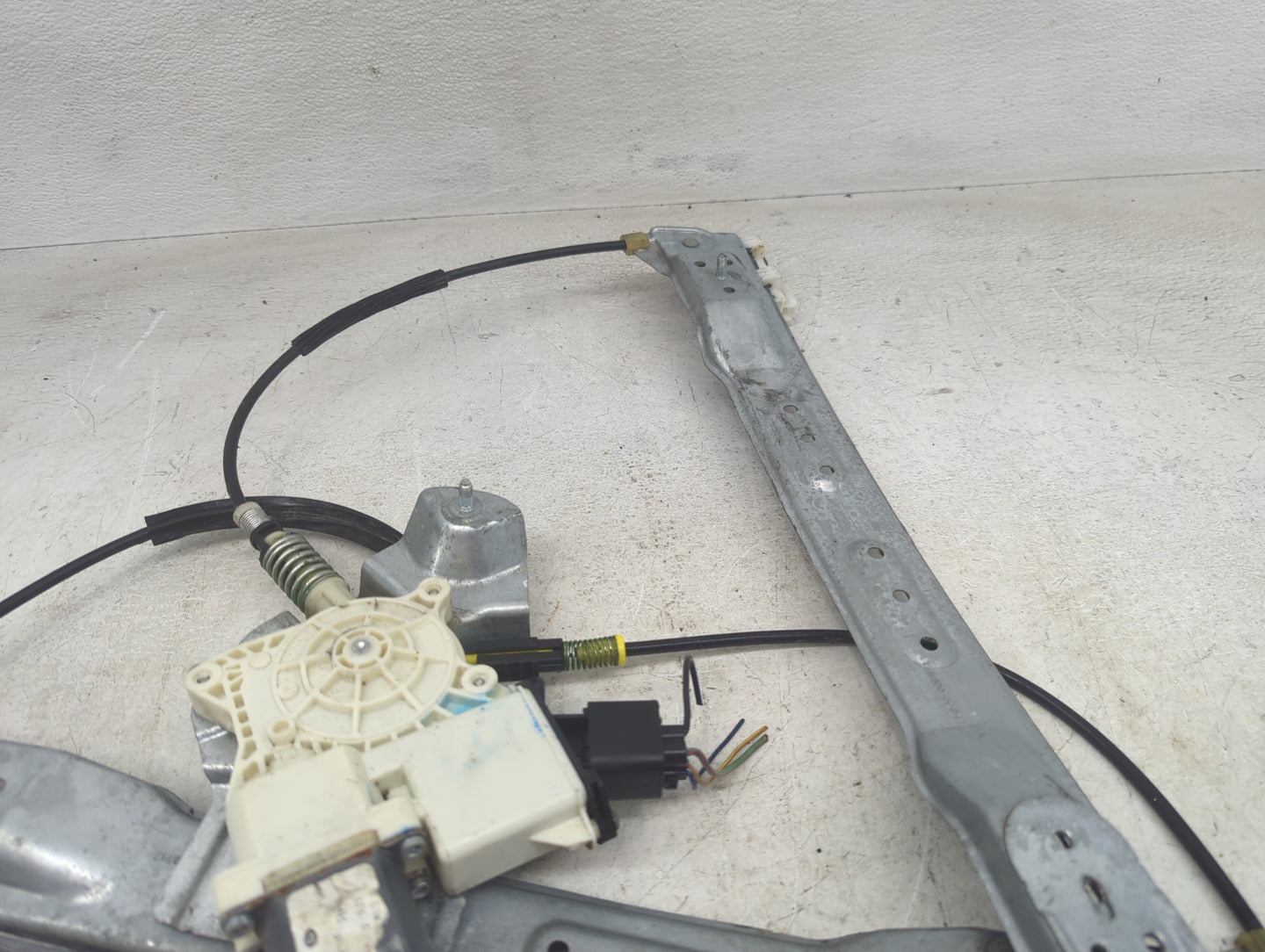2010-2019 Lincoln Mkt Window Regulator Passenger Front - Oemusedautoparts1.com