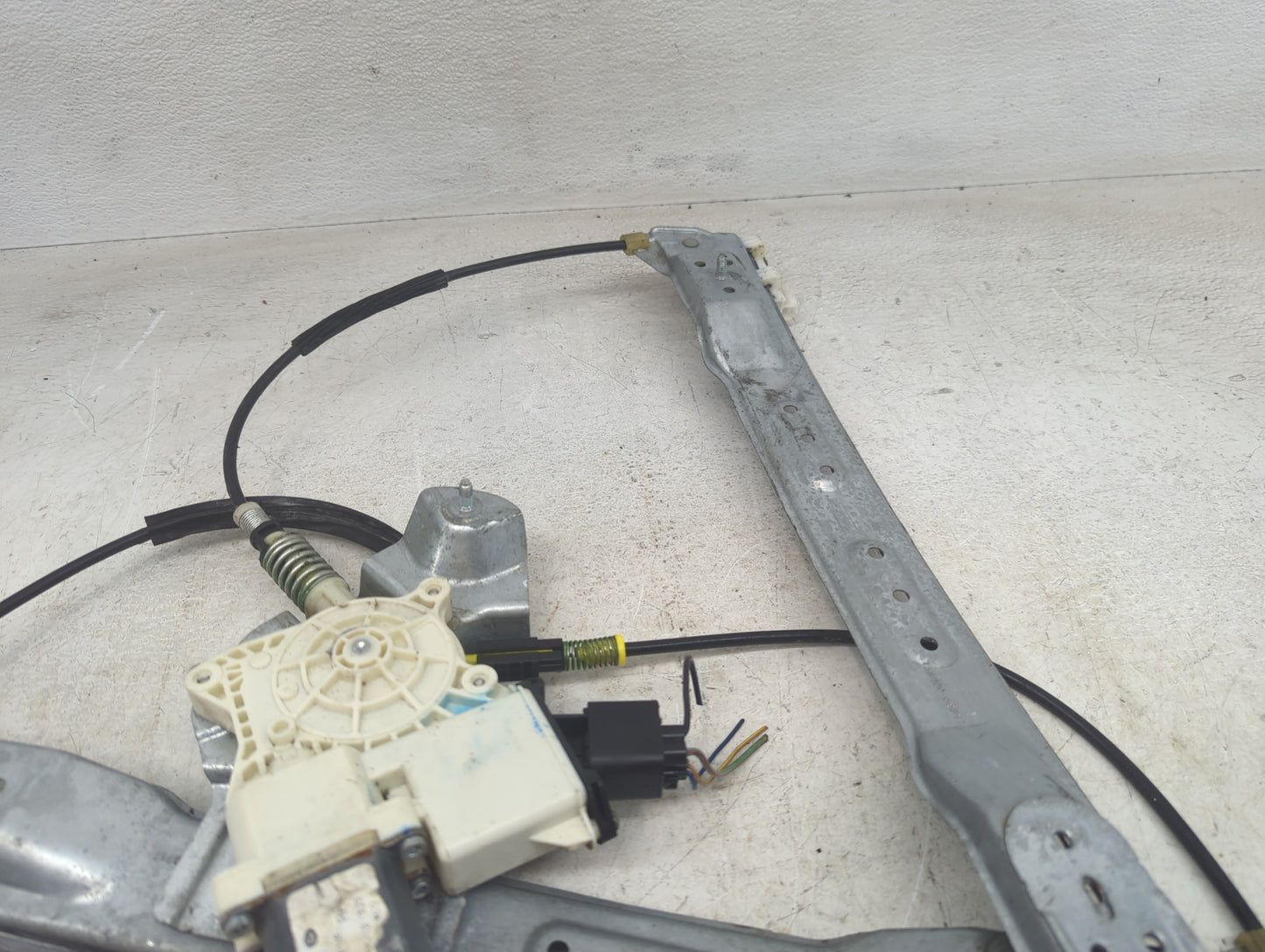 2010-2019 Lincoln Mkt Window Regulator Passenger Front - Oemusedautoparts1.com