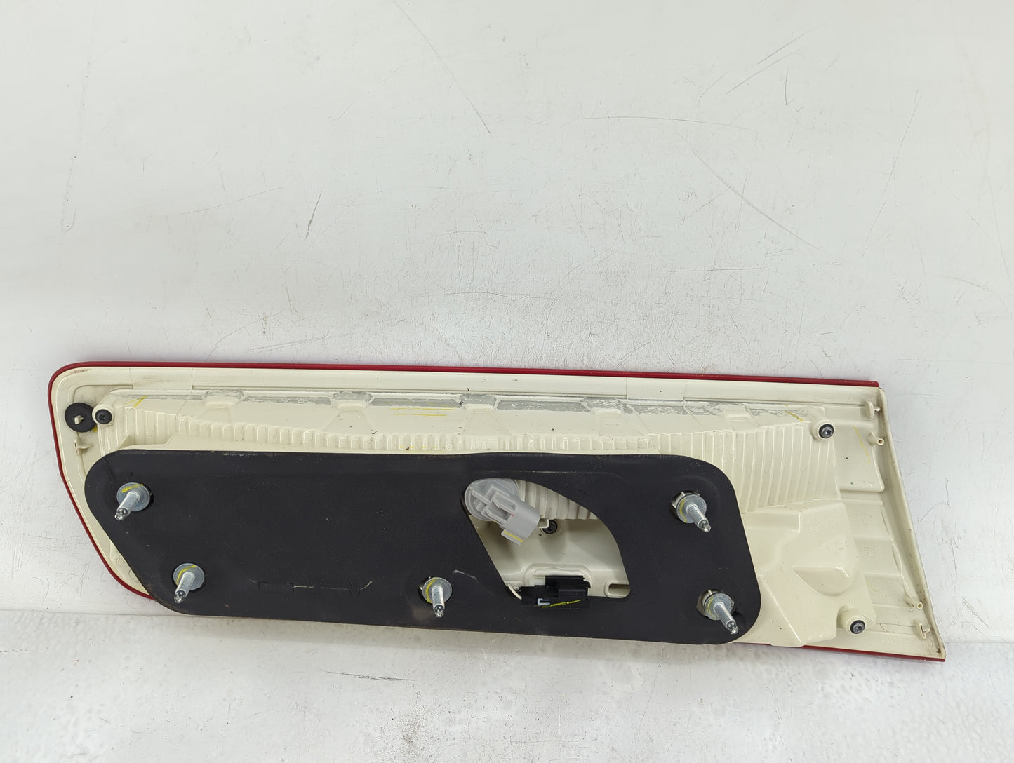 2010-2012 Lincoln Mkz Passenger Right Side Deck Lid Mounted Tail Light - Oemusedautoparts1.com