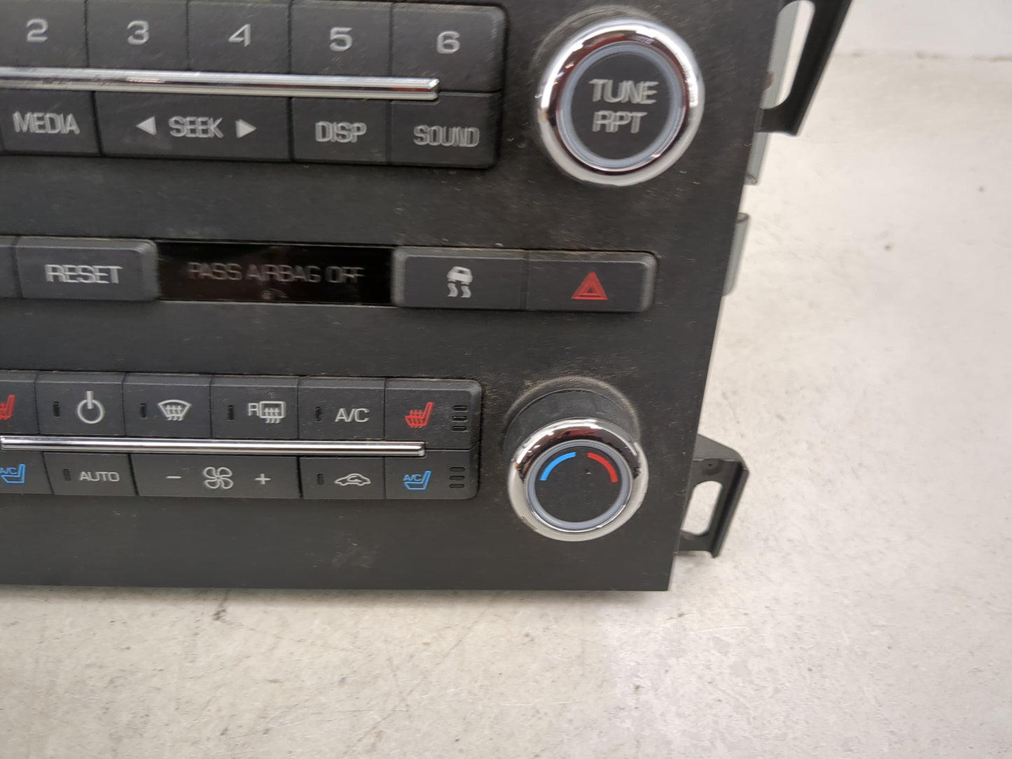2010 Lincoln Mkz Radio AM FM Cd Player Receiver Replacement Fits OEM Used Auto Parts - Oemusedautoparts1.com