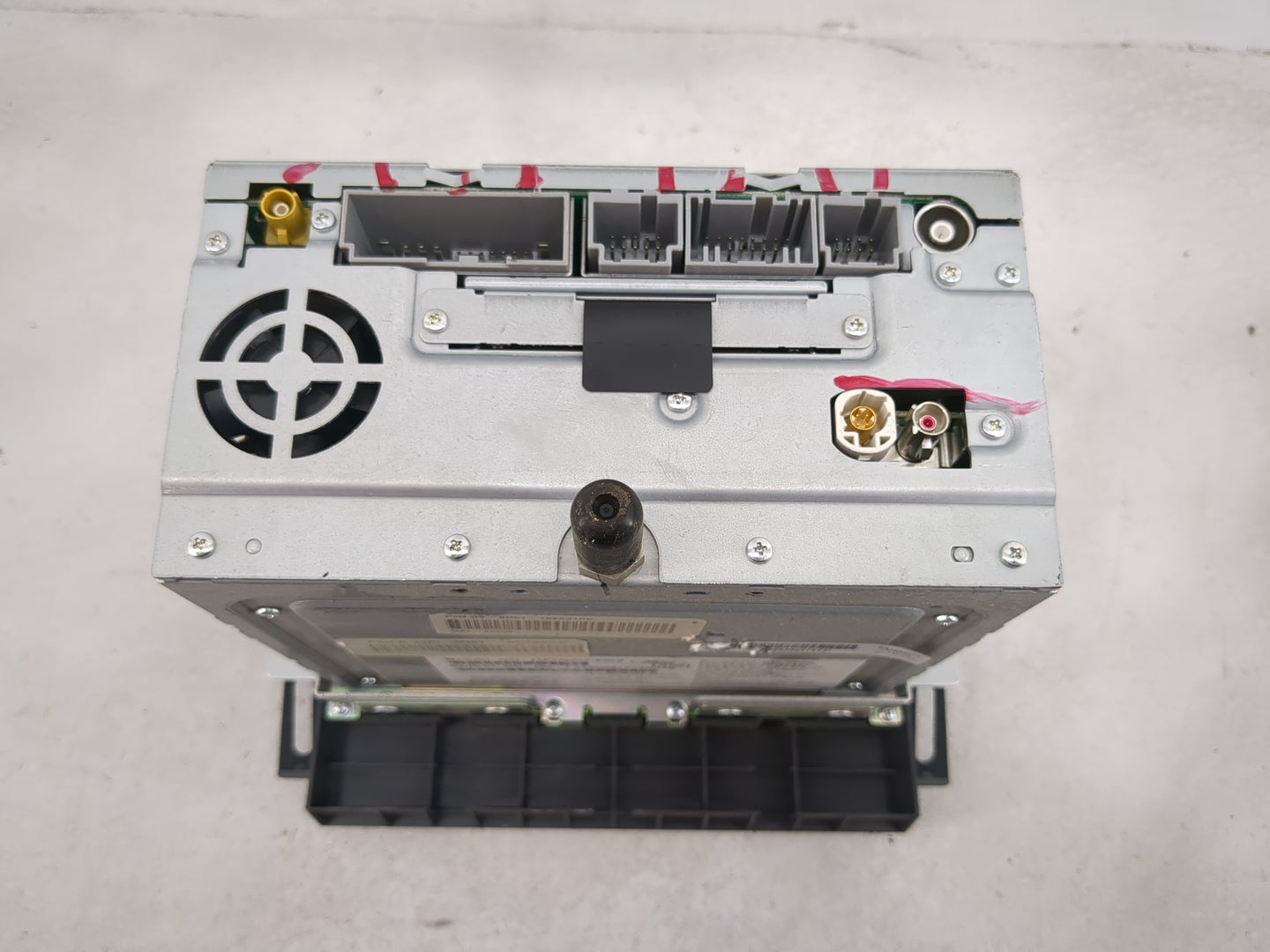 2010 Lincoln Mkz Radio AM FM Cd Player Receiver Replacement Fits OEM Used Auto Parts - Oemusedautoparts1.com