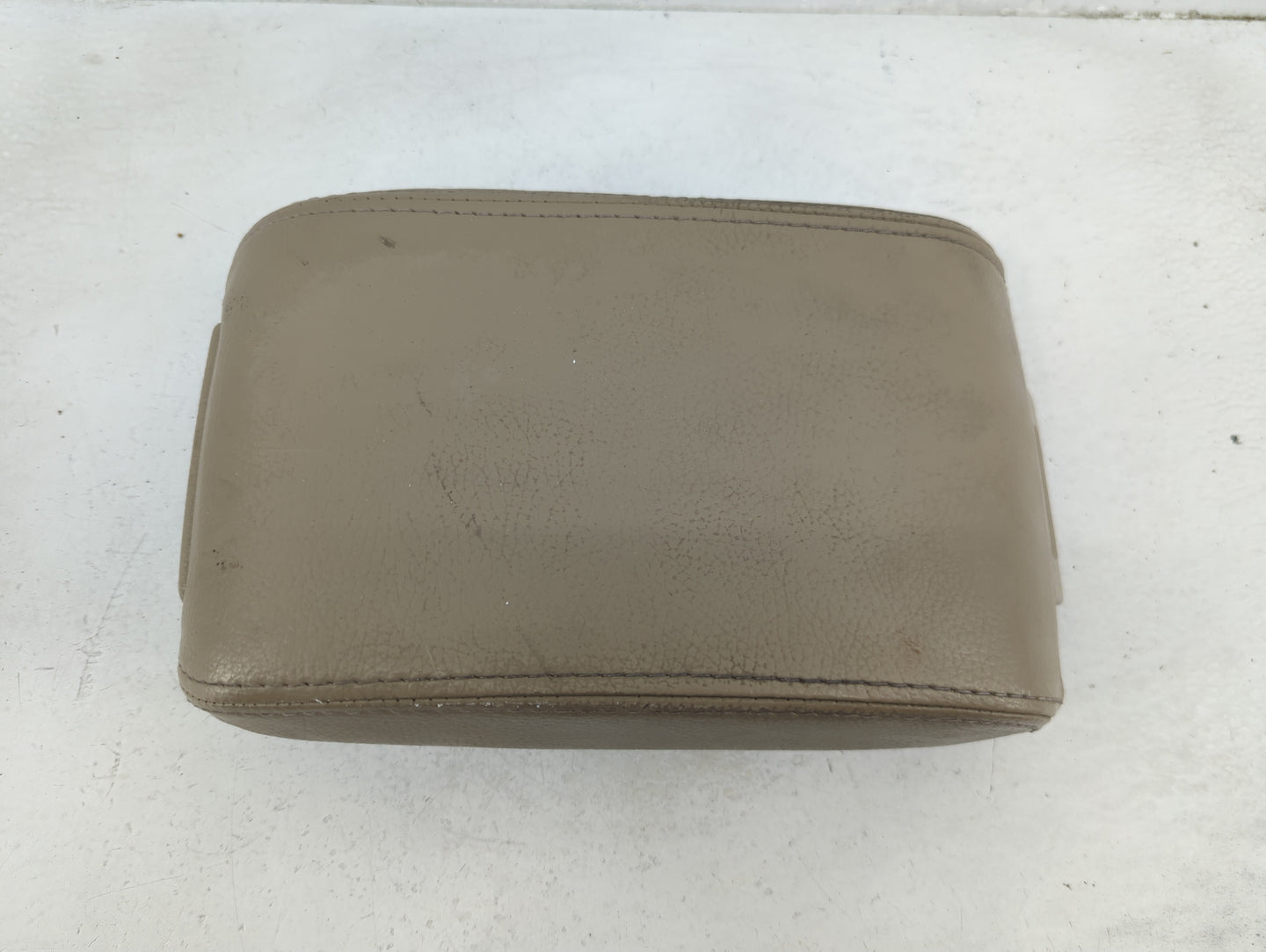 2007-2009 Lincoln Mkz Center Console Armrest Cover Lid Fits Fits 2006 2007 2008 2009 OEM Used Auto Parts - Oemusedautoparts1