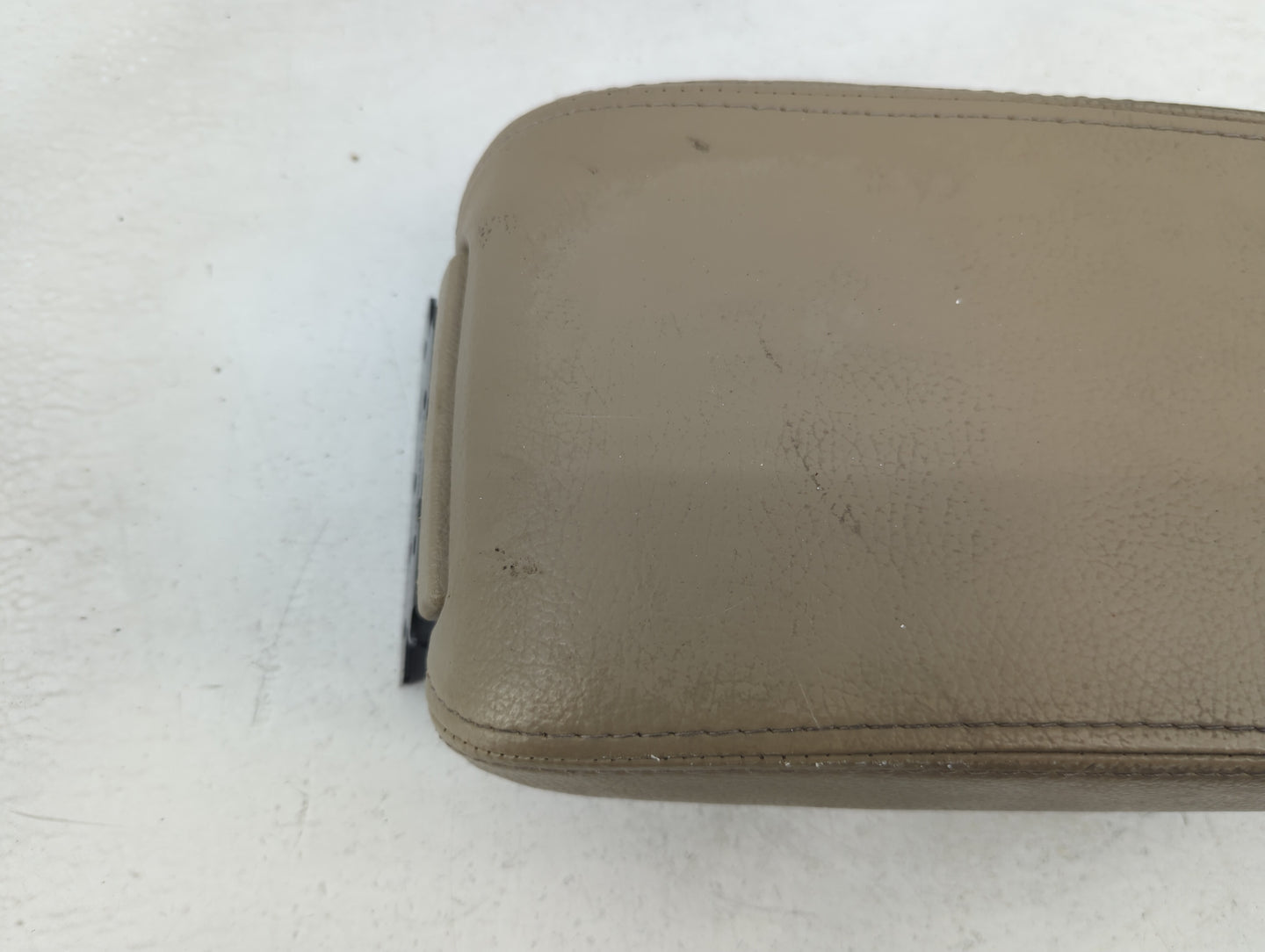 2007-2009 Lincoln Mkz Center Console Armrest Cover Lid Fits Fits 2006 2007 2008 2009 OEM Used Auto Parts - Oemusedautoparts1