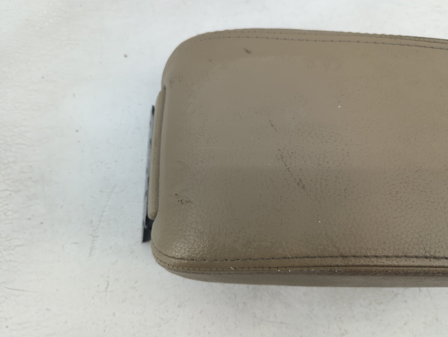 2007-2009 Lincoln Mkz Center Console Armrest Cover Lid Fits Fits 2006 2007 2008 2009 OEM Used Auto Parts - Oemusedautoparts1