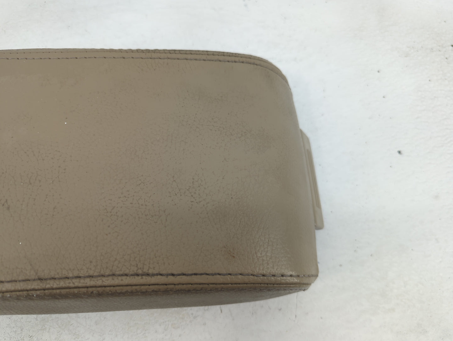 2007-2009 Lincoln Mkz Center Console Armrest Cover Lid Fits Fits 2006 2007 2008 2009 OEM Used Auto Parts - Oemusedautoparts1