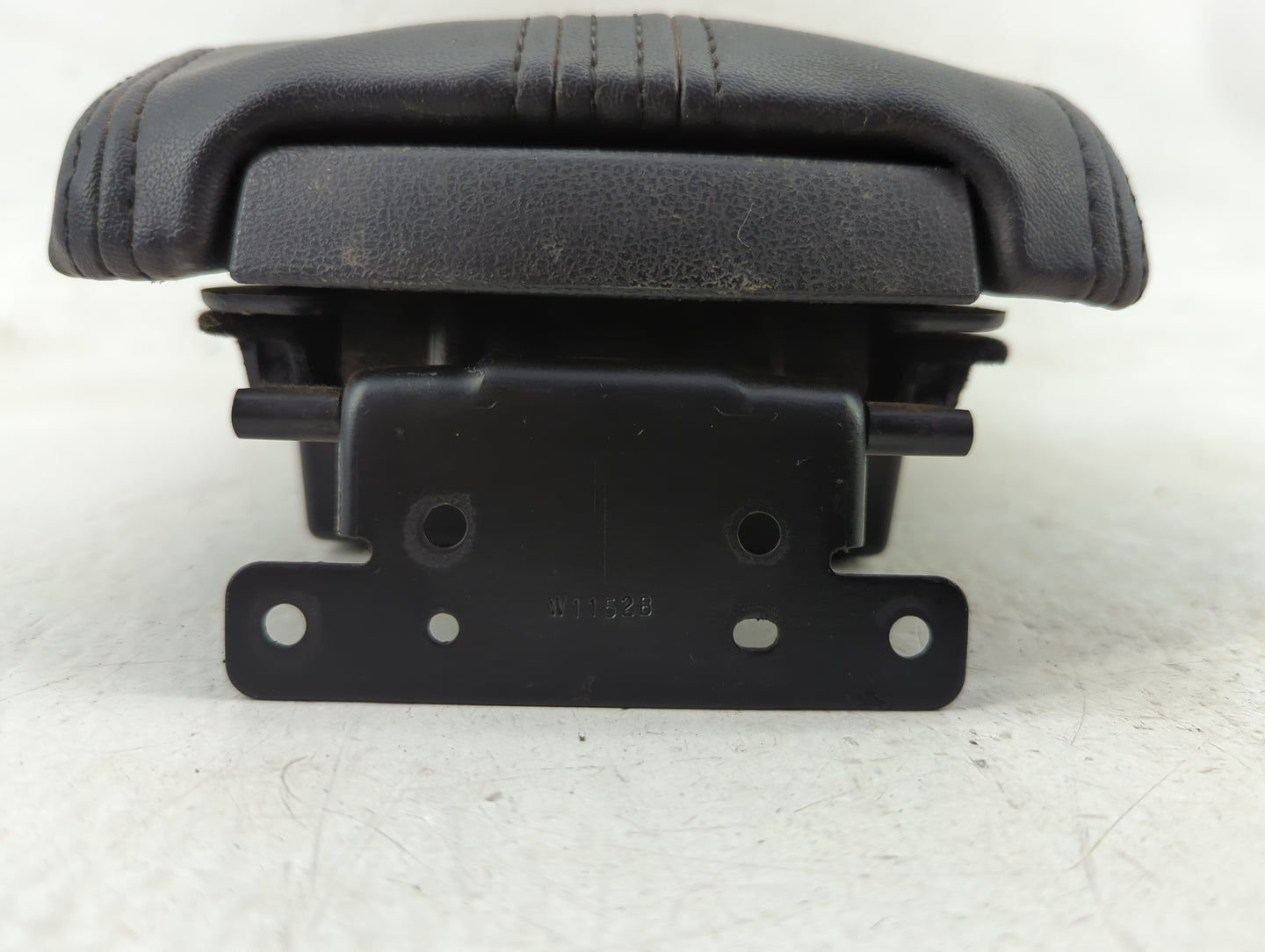 0 Lincoln Mkz Center Console Armrest Cover Lid Fits OEM Used Auto Parts - Oemusedautoparts1.com