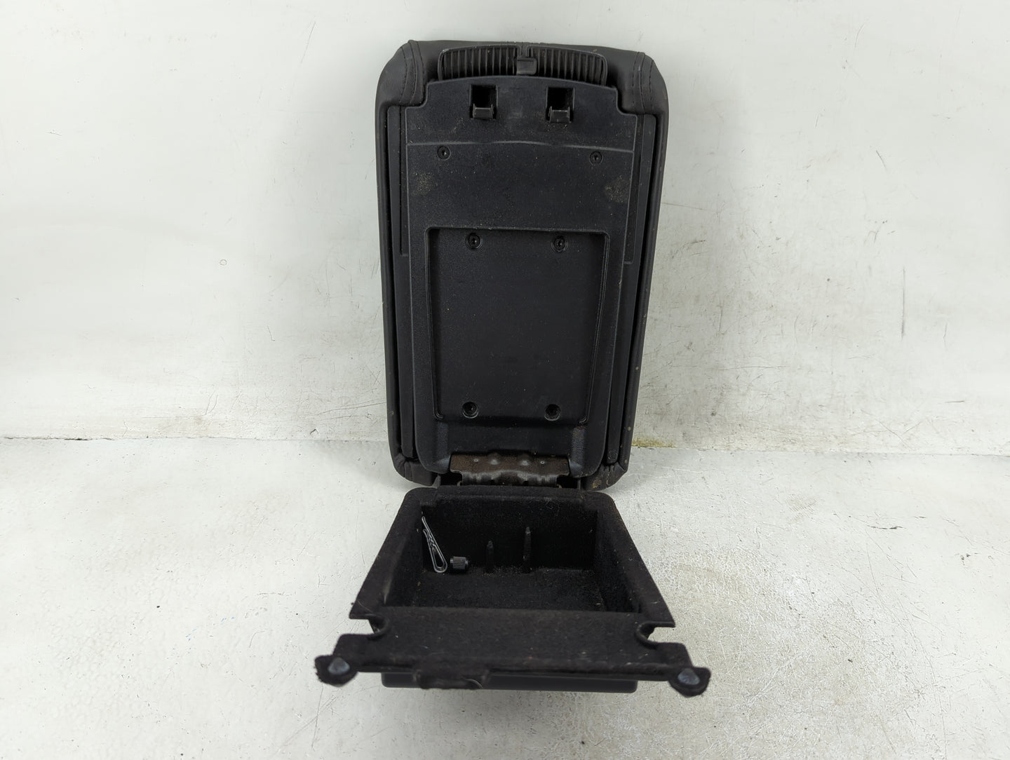 0 Lincoln Mkz Center Console Armrest Cover Lid Fits OEM Used Auto Parts - Oemusedautoparts1.com