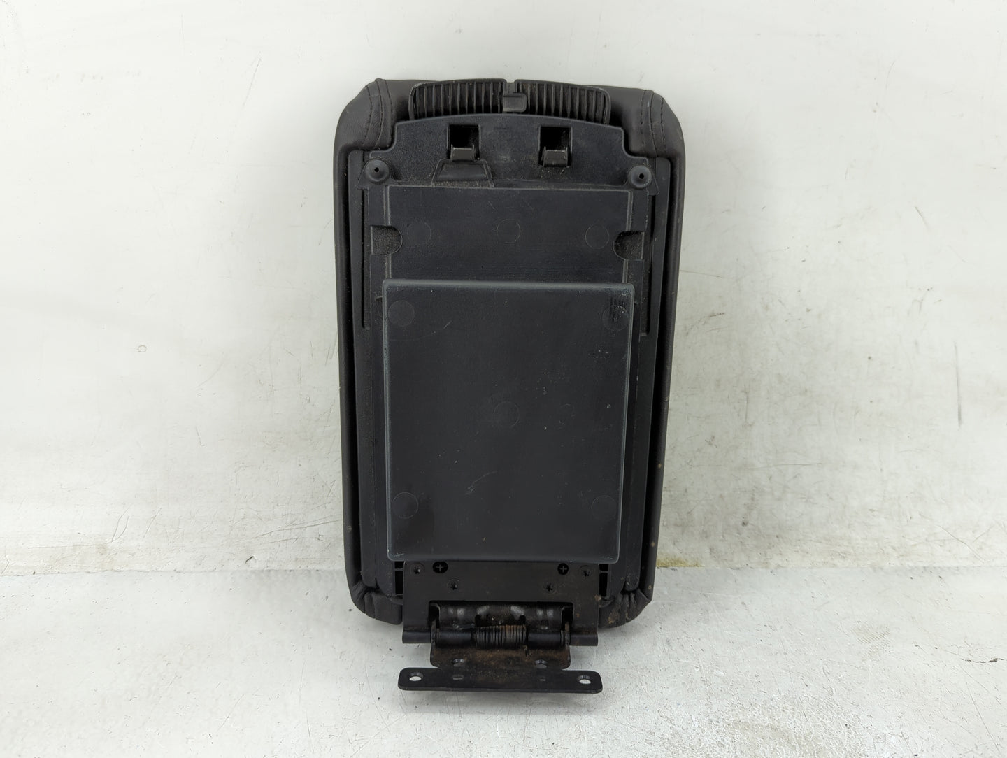 0 Lincoln Mkz Center Console Armrest Cover Lid Fits OEM Used Auto Parts - Oemusedautoparts1.com