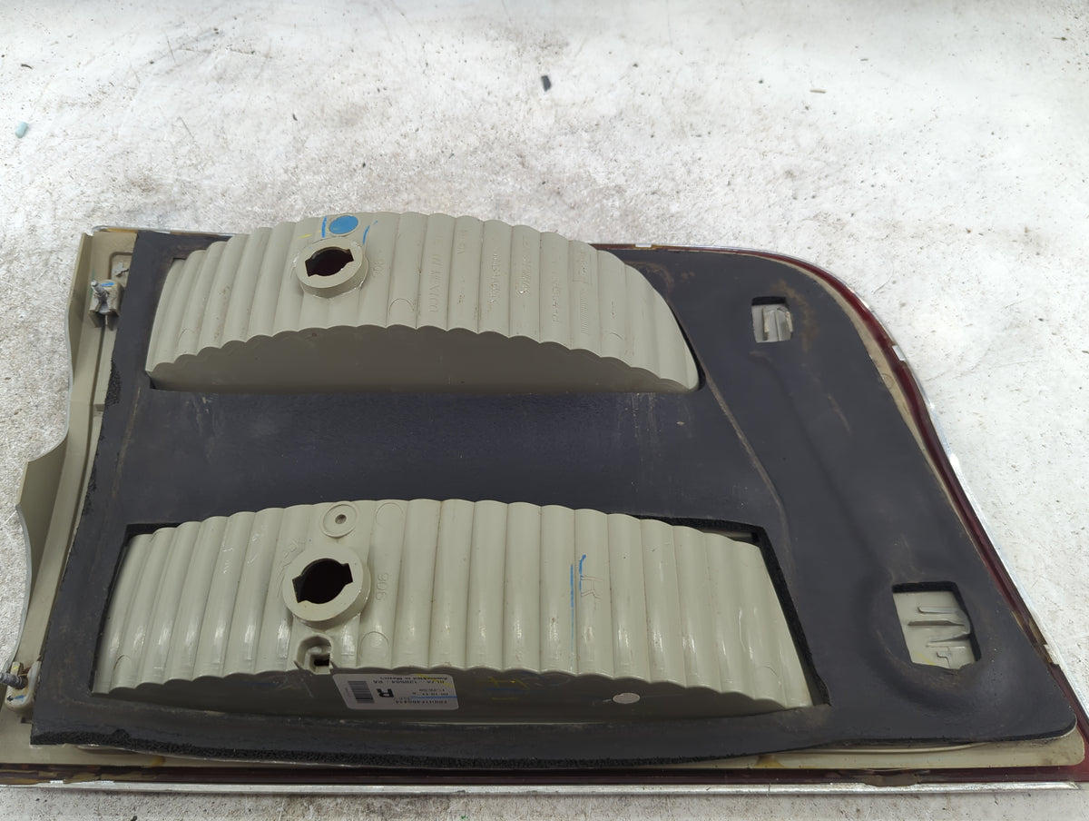 2012 Lincoln Navigator Passenger Right Side Deck Lid Mounted Tail Light - Oemusedautoparts1.com