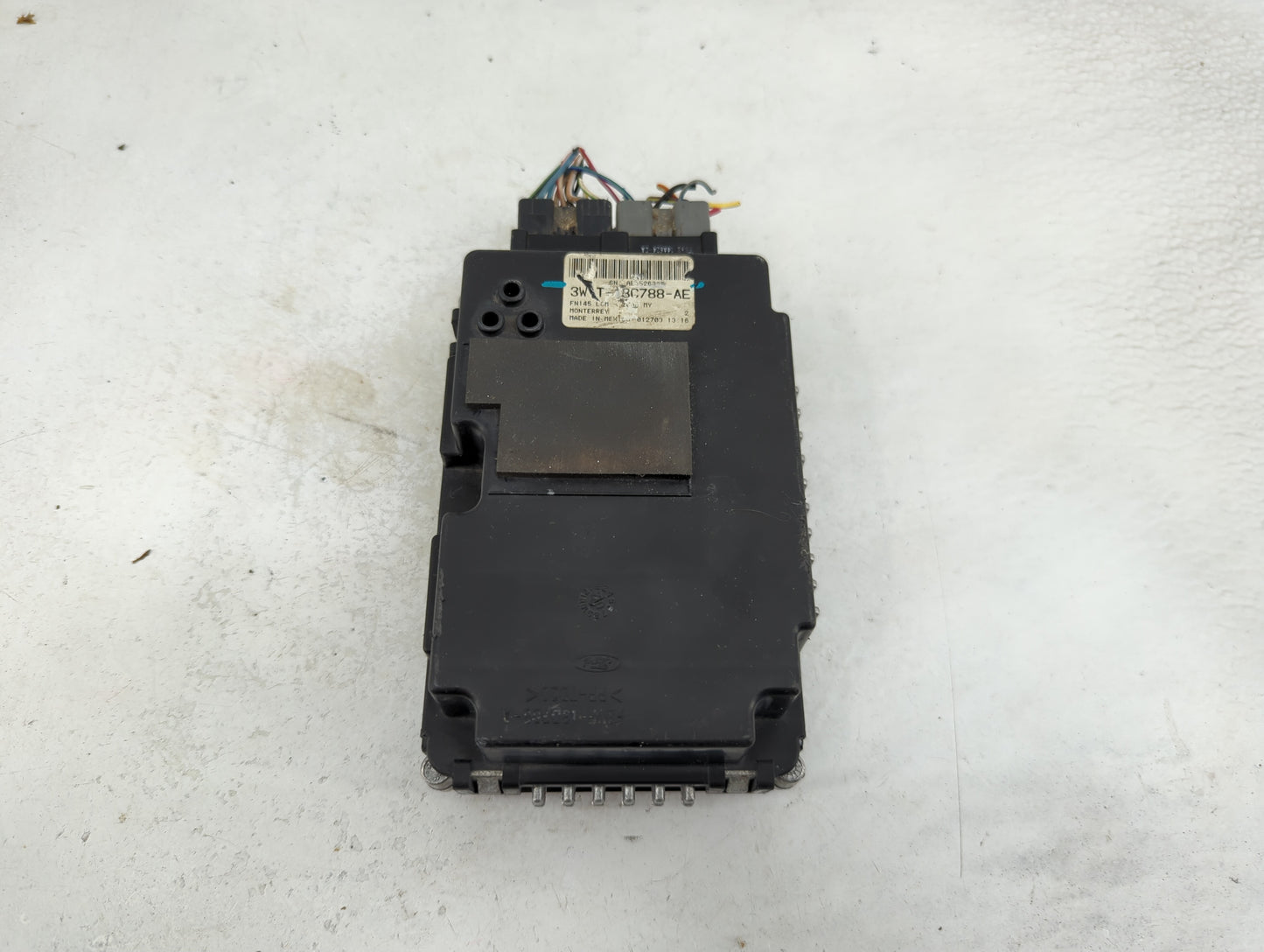 2003-2003 Lincoln Town Car Lamp Control Module - Oemusedautoparts1.com