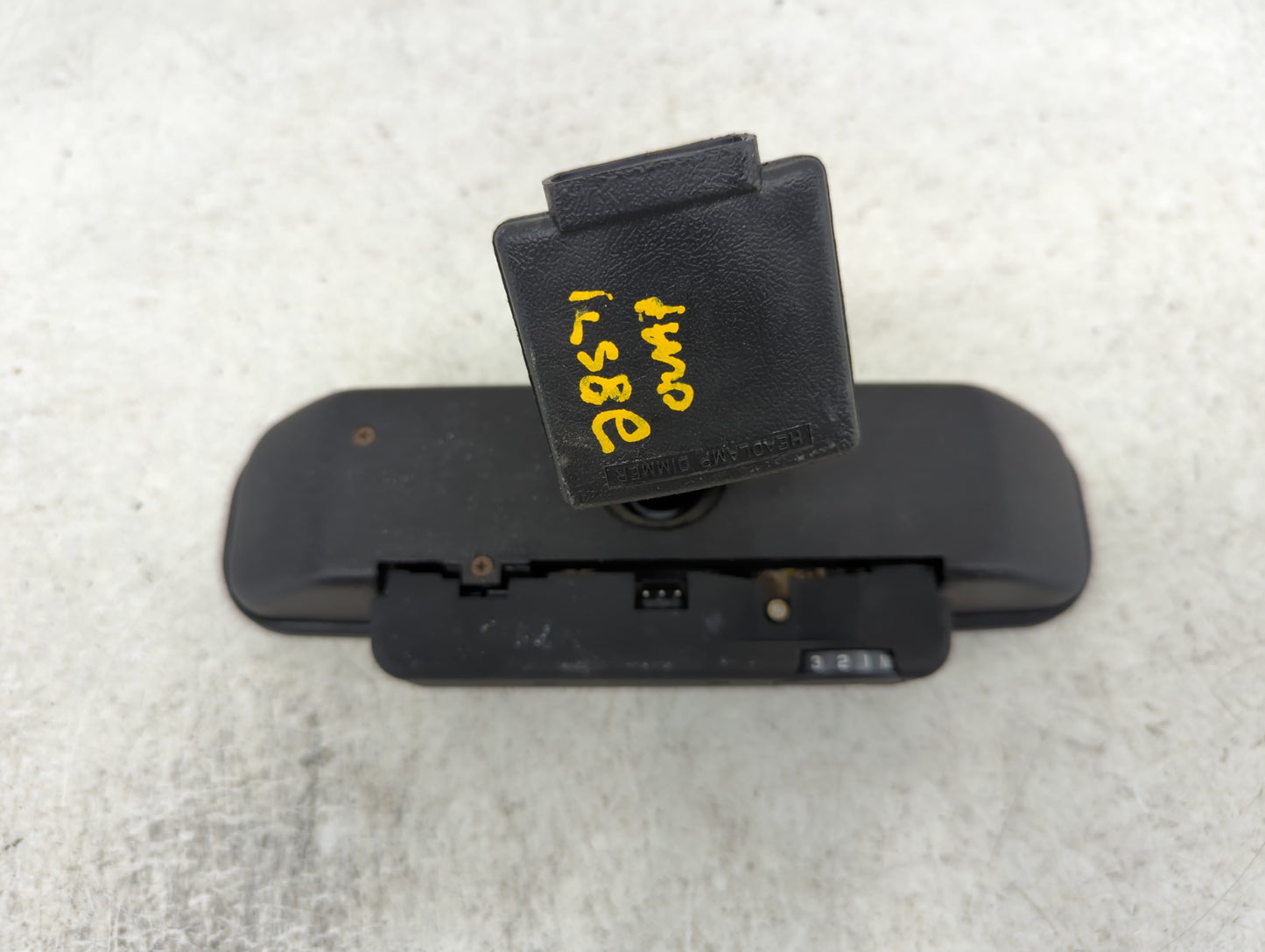 0 Lincoln Town Car Interior Rear View Mirror Replacement OEM Fits OEM Used Auto Parts - Oemusedautoparts1.com
