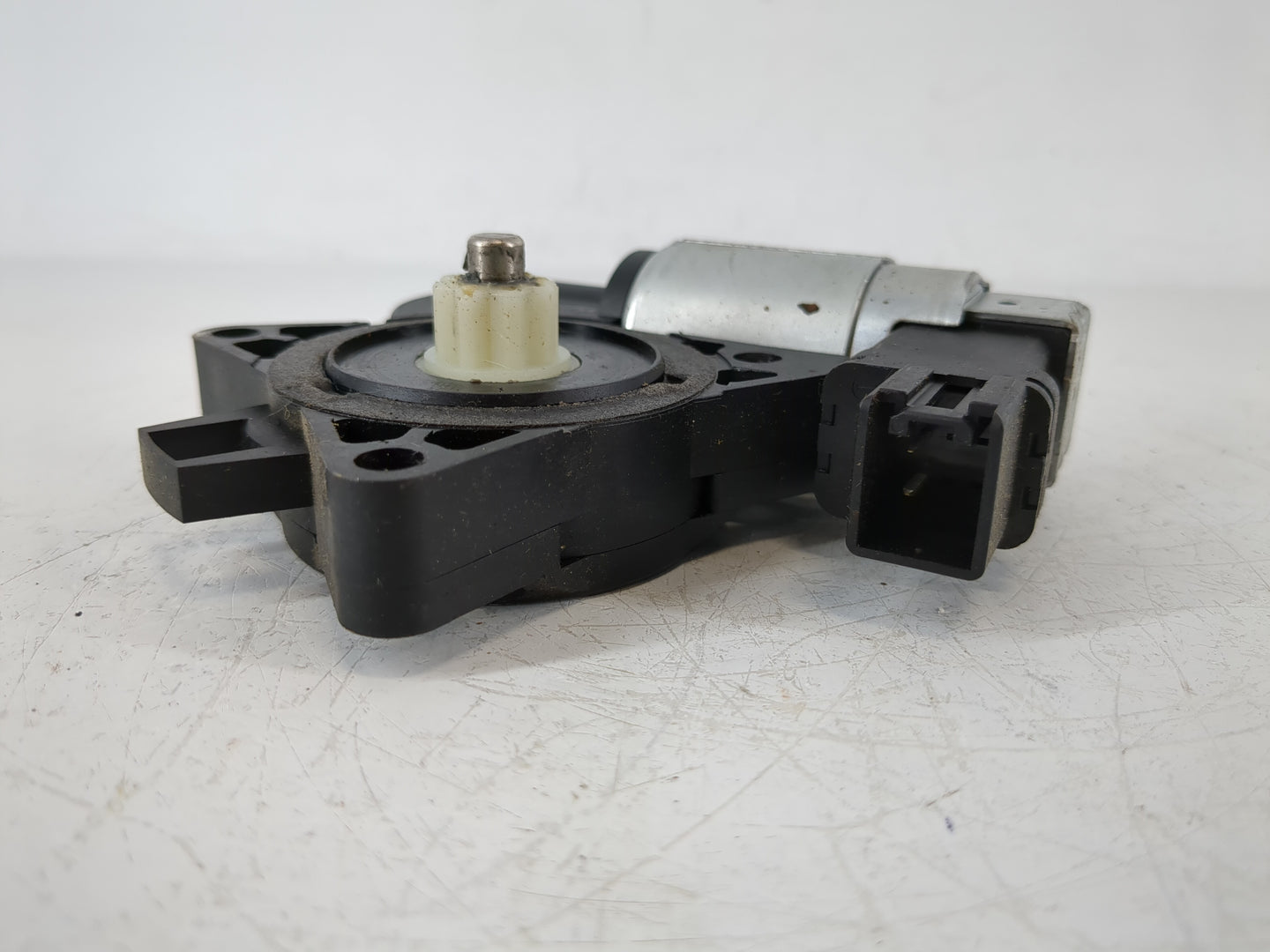 2004-2009 Mazda 3 Driver Front Left Power Window Motor - Oemusedautoparts1.com