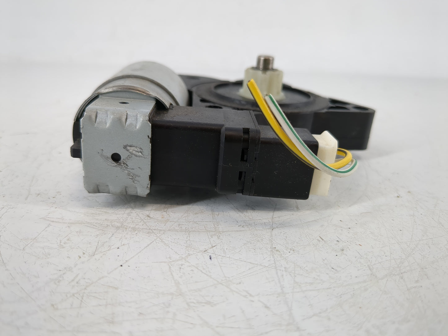 2004-2009 Mazda 3 Passenger Front Right Power Window Motor - Oemusedautoparts1.com