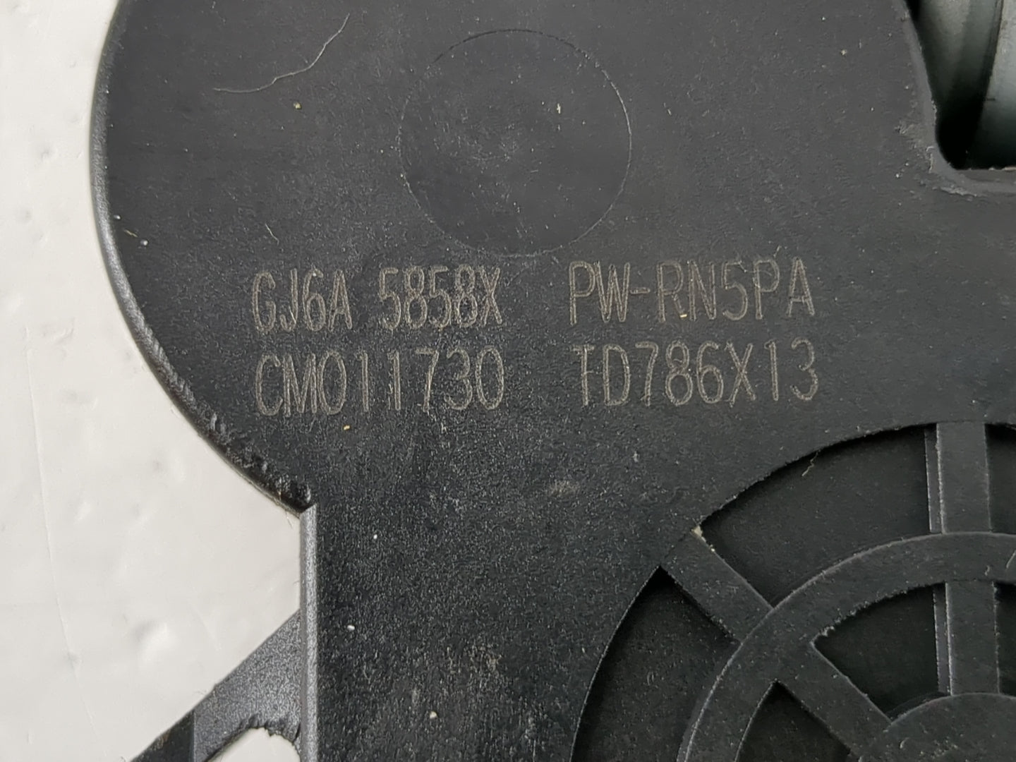 2004-2009 Mazda 3 Passenger Front Right Power Window Motor - Oemusedautoparts1.com