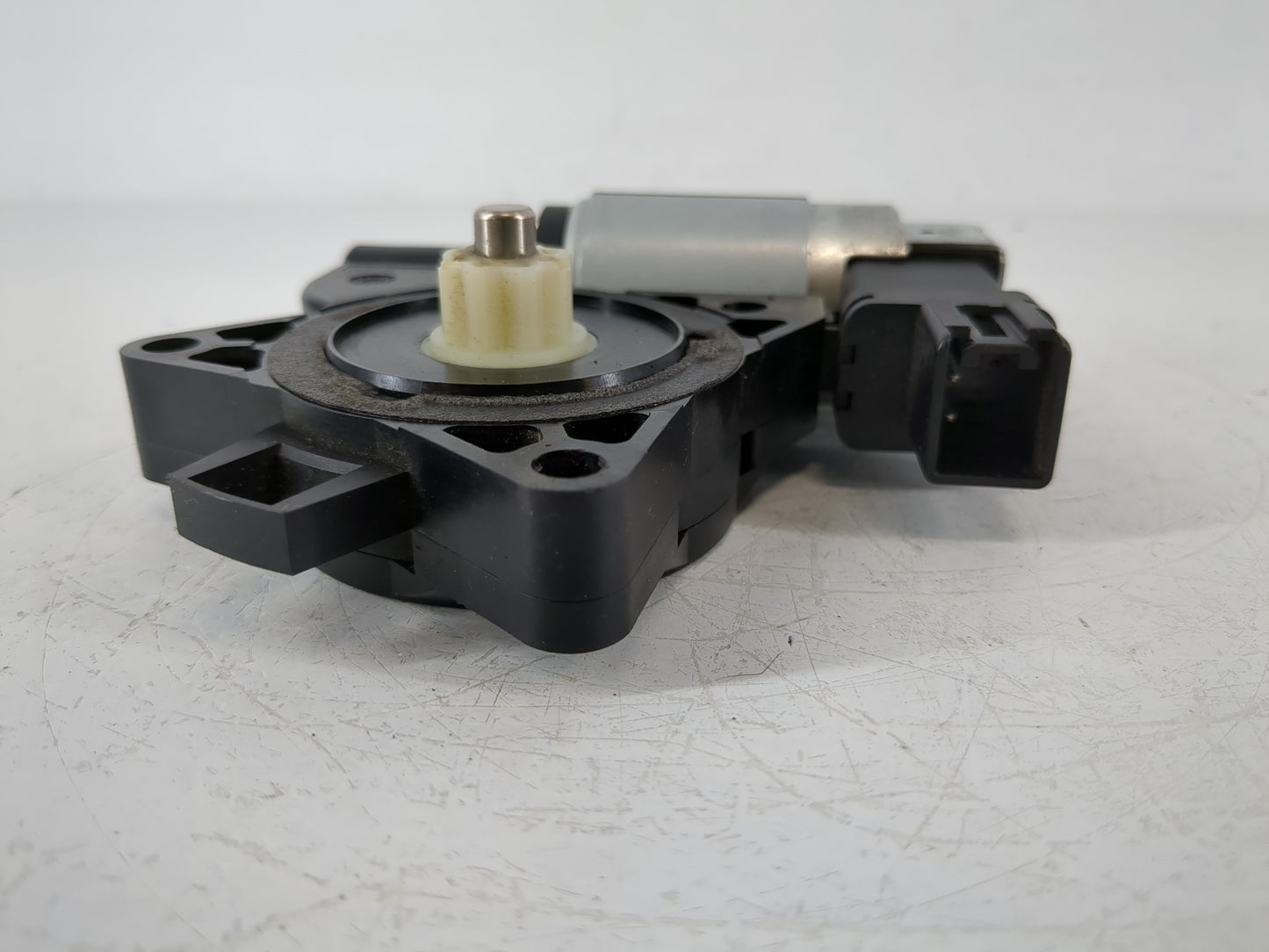 2004-2009 Mazda 3 Passenger Rear Right Power Window Motor - Oemusedautoparts1.com