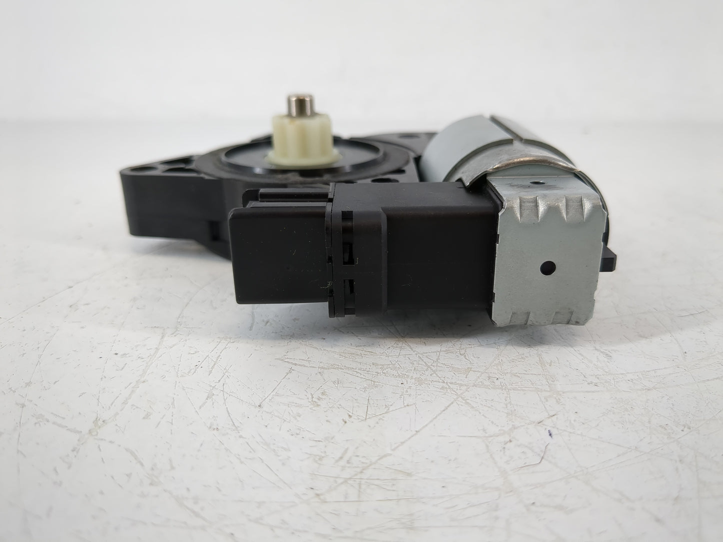 2004-2009 Mazda 3 Passenger Rear Right Power Window Motor - Oemusedautoparts1.com