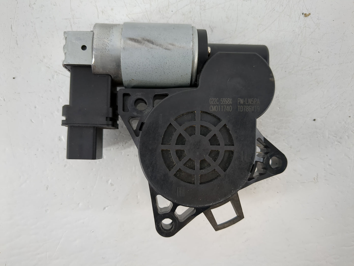 2004-2009 Mazda 3 Passenger Rear Right Power Window Motor - Oemusedautoparts1.com