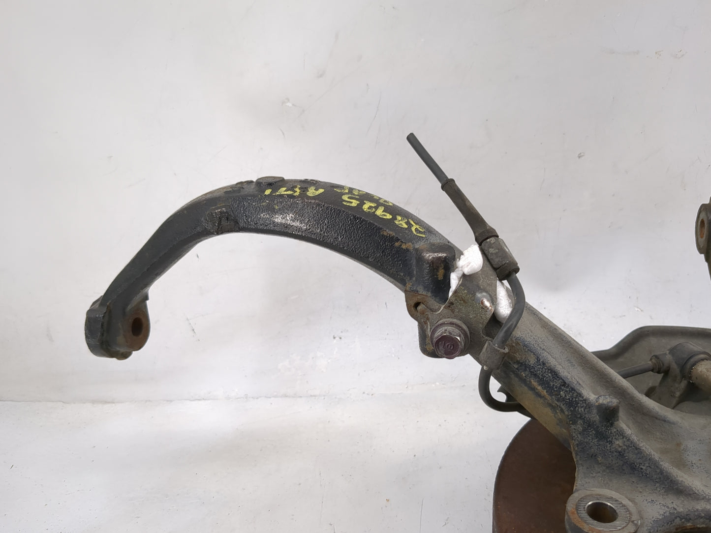 2003-2008 Mazda 6 Drivers Front Spindle Knuckle Oem - Oemusedautoparts1.com