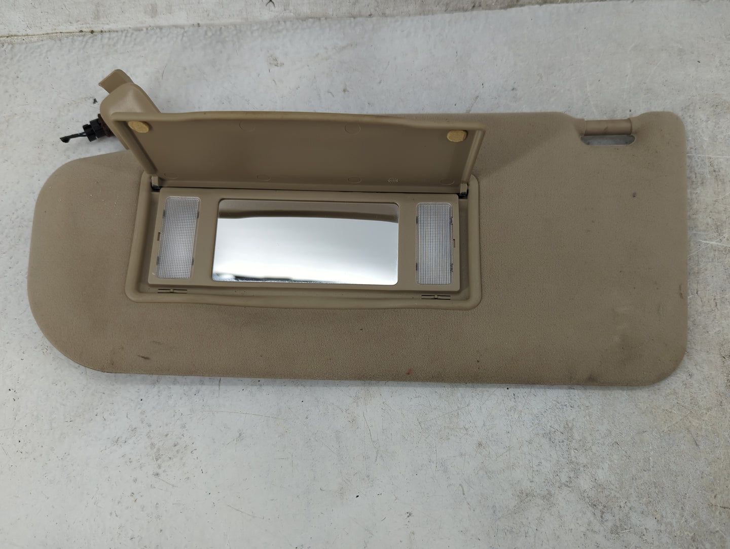 2005 Mazda 6 Sun Visor Shade Replacement Passenger Right Mirror Fits OEM Used Auto Parts - Oemusedautoparts1.com