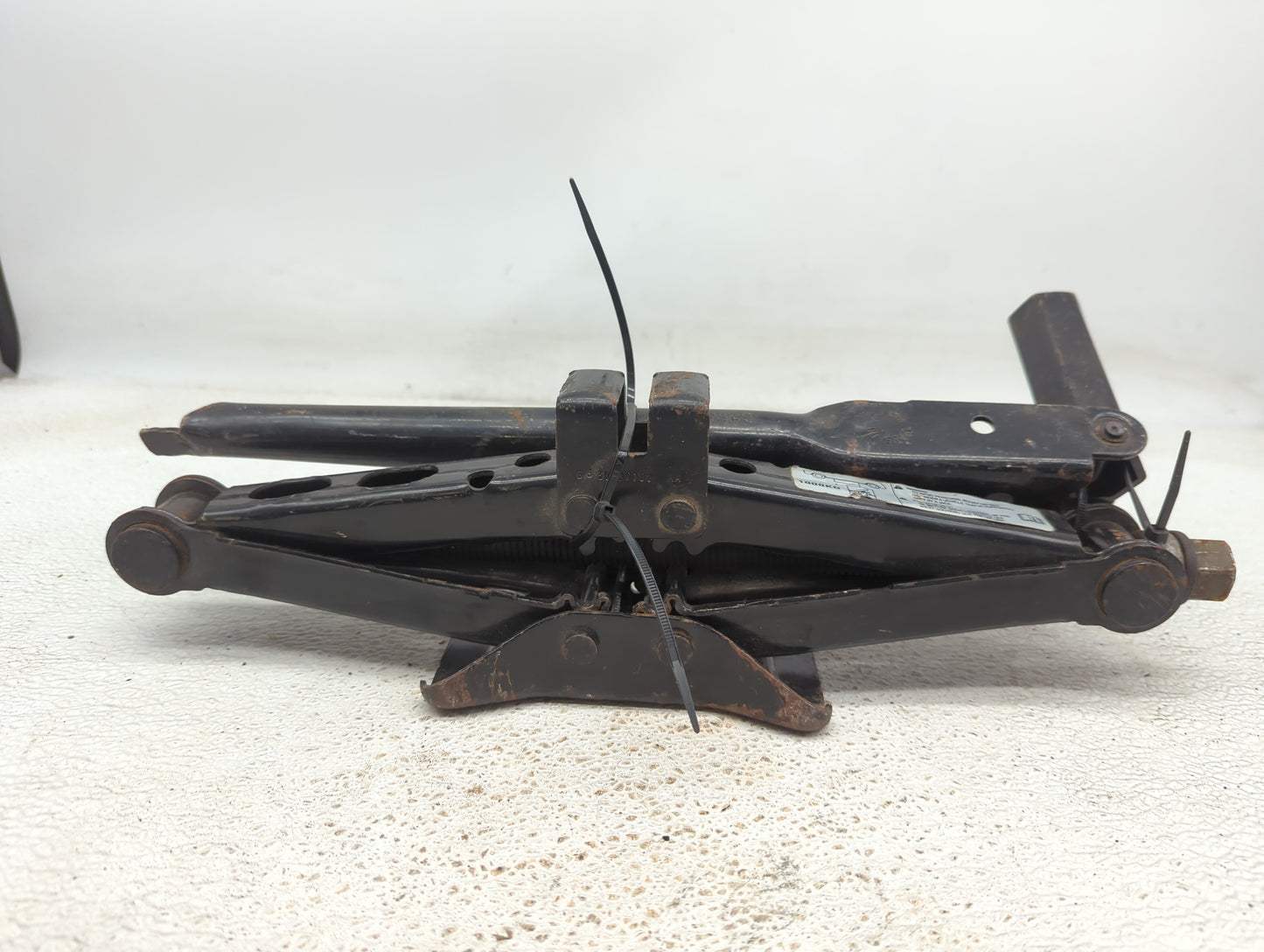 2009 Mazda 6 Spare Scissor Car Jack - Oemusedautoparts1.com