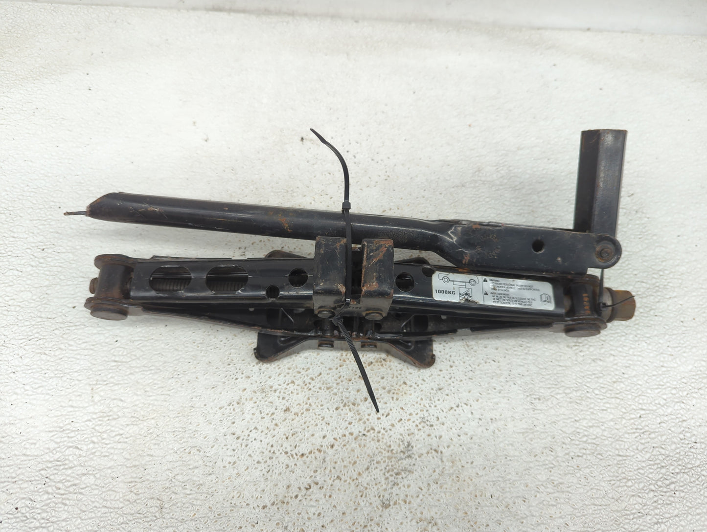 2009 Mazda 6 Spare Scissor Car Jack - Oemusedautoparts1.com
