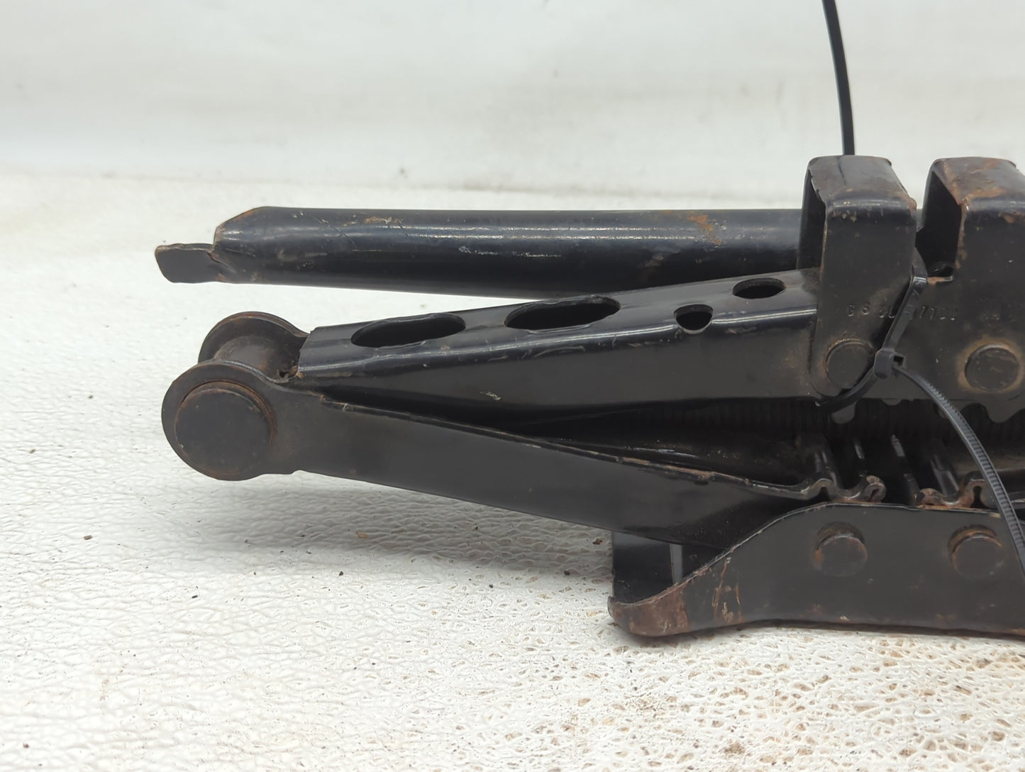 2009 Mazda 6 Spare Scissor Car Jack - Oemusedautoparts1.com