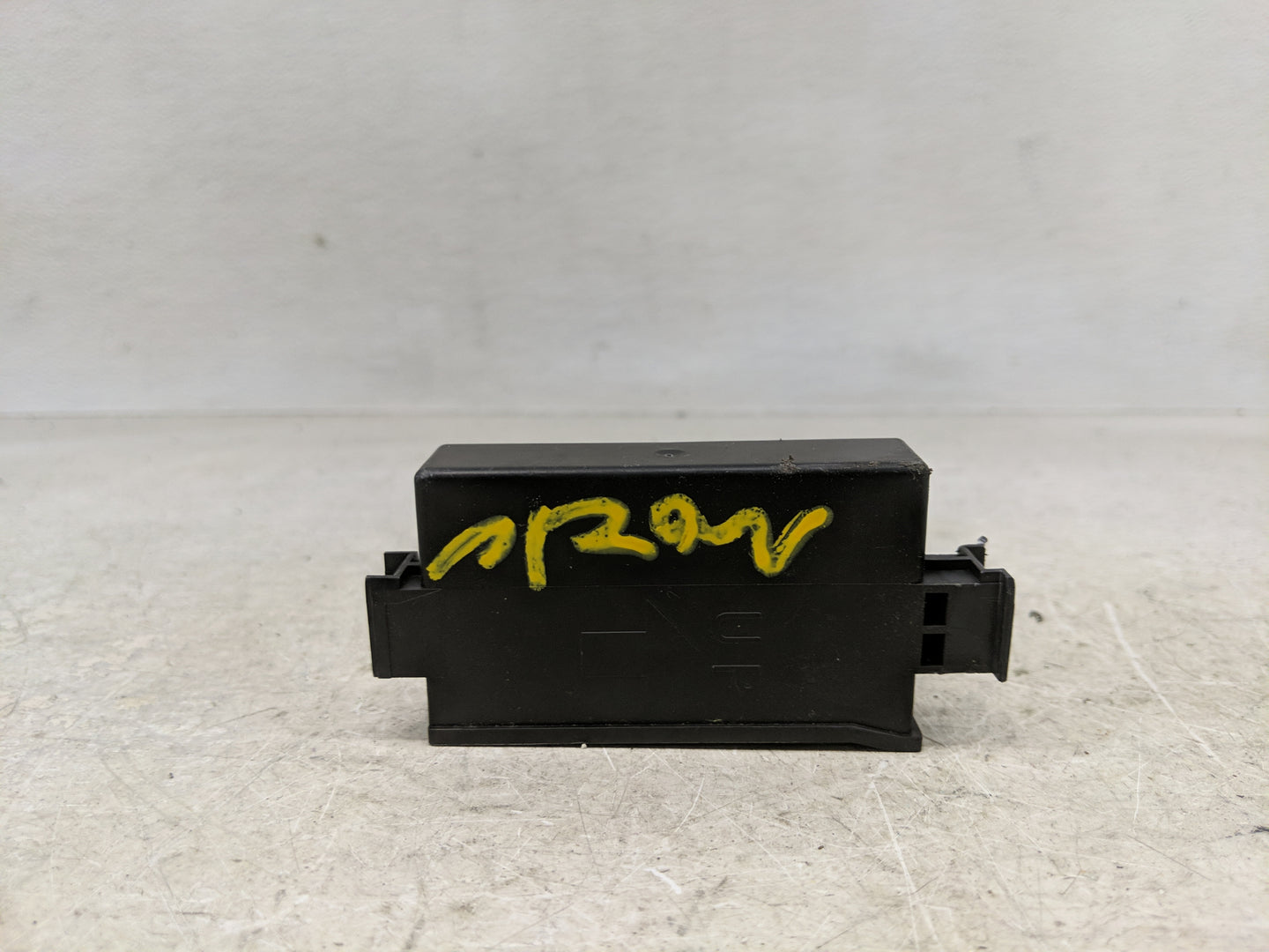 2017-2018 Mazda Cx-5 Body Control Module Bcm Inner Cabin Fuse Box - Oemusedautoparts1.com