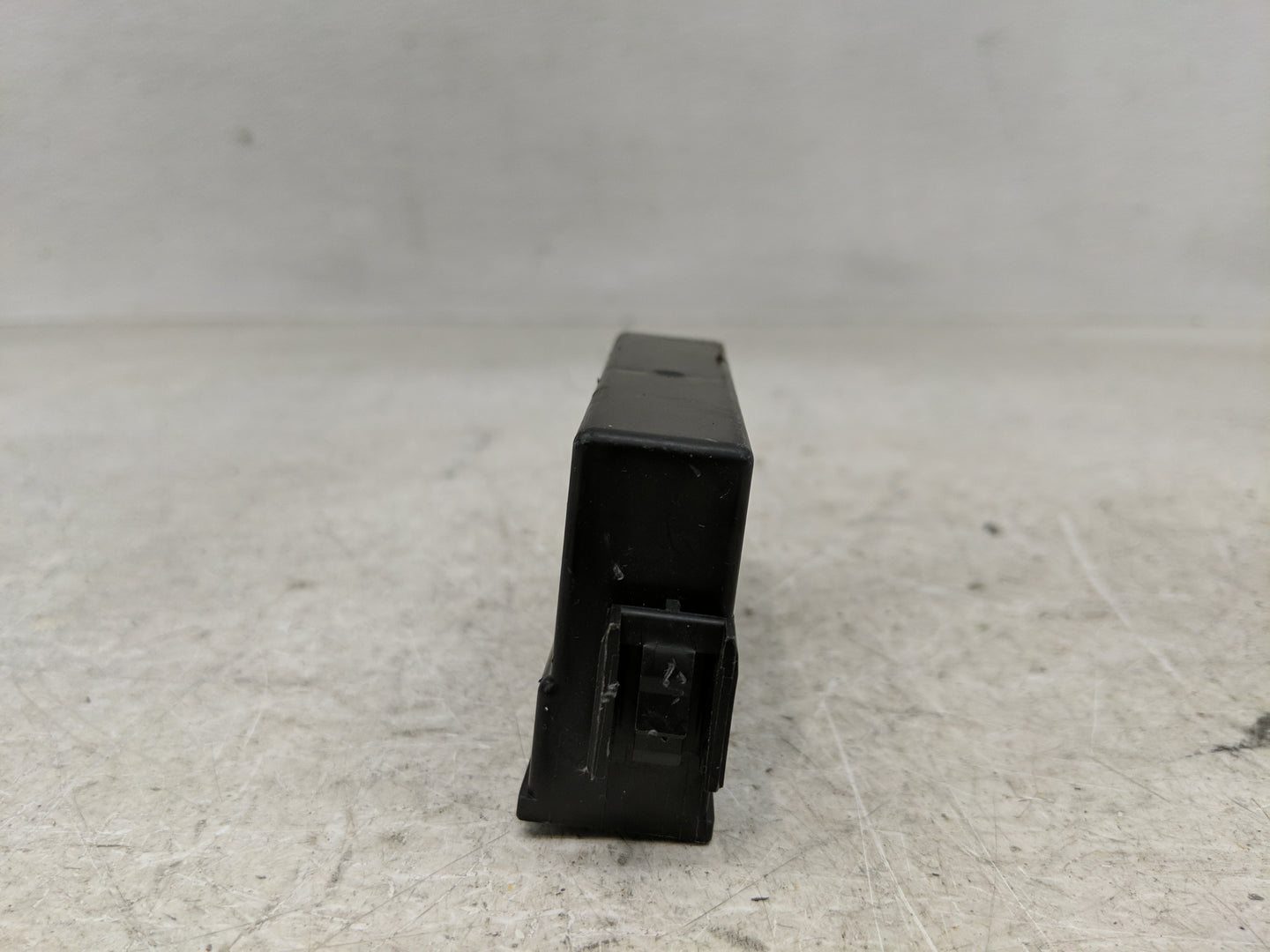 2017-2018 Mazda Cx-5 Body Control Module Bcm Inner Cabin Fuse Box - Oemusedautoparts1.com