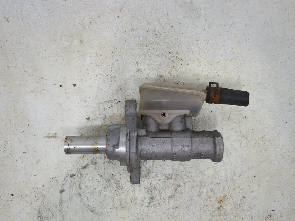 2007-2012 Mazda Cx-7 Brake Master Cylinder - Oemusedautoparts1.com